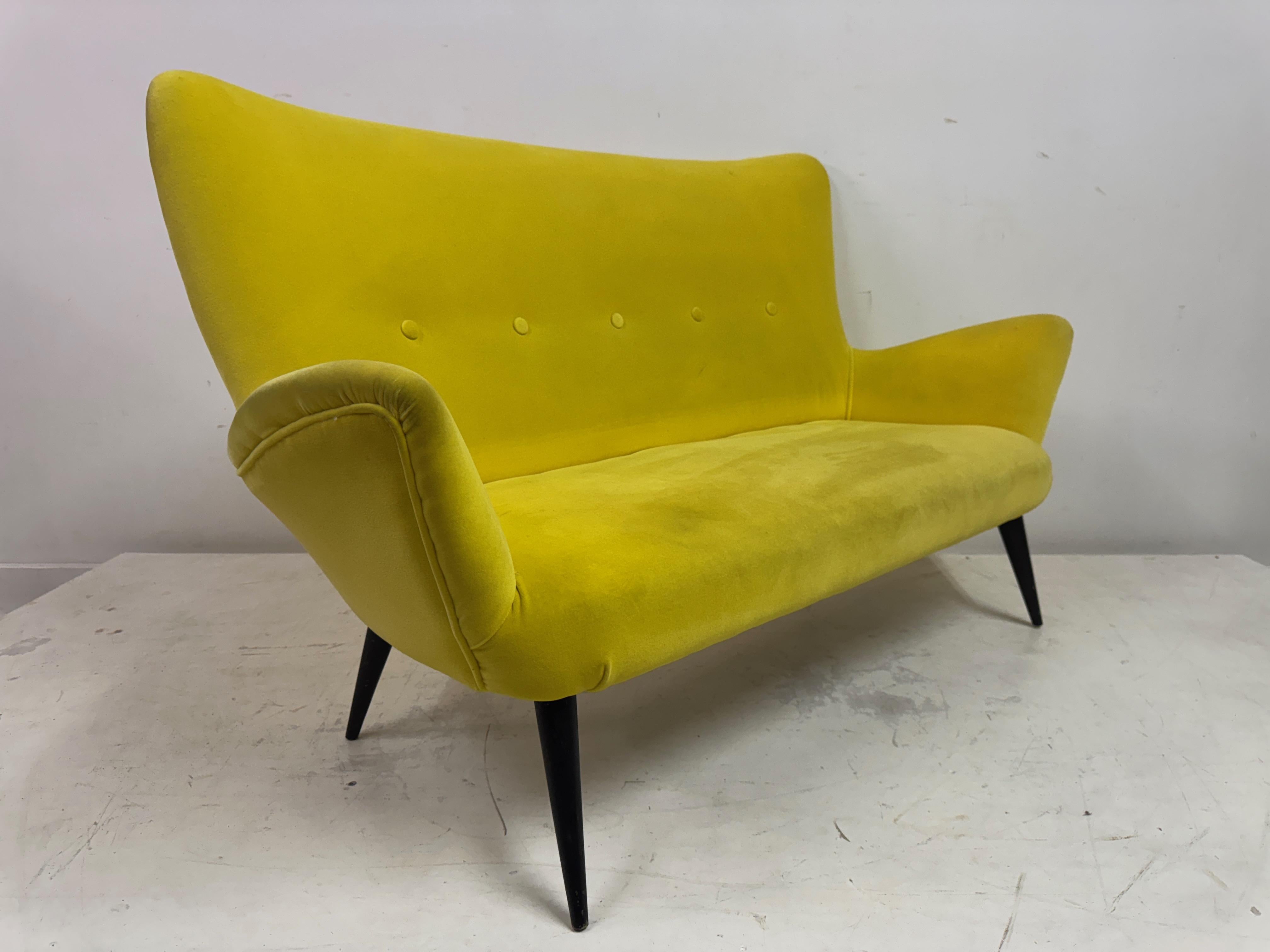 Canapé italien des années 1950 avec tabouret assorti en vente 5