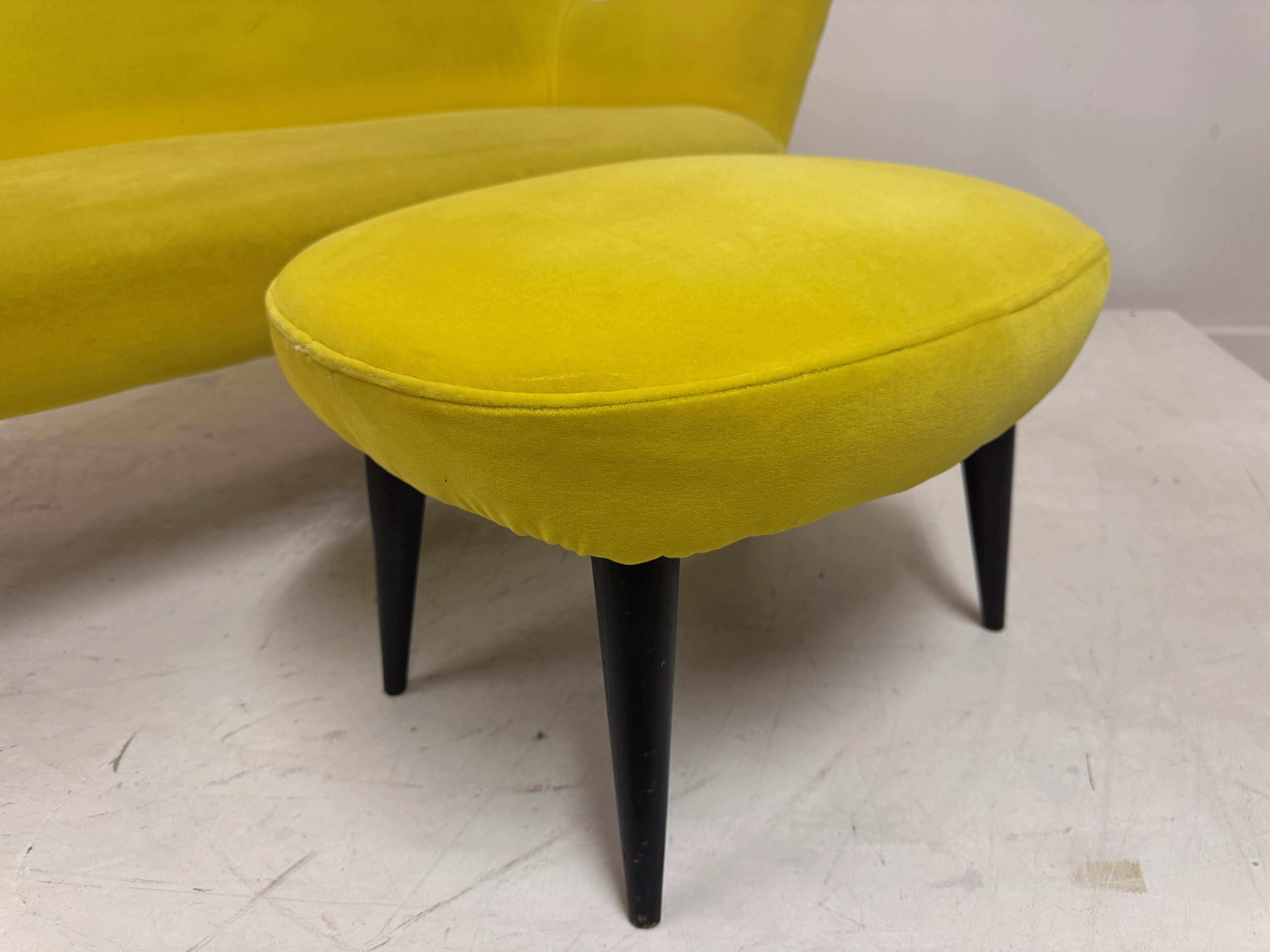 Canapé italien des années 1950 avec tabouret assorti en vente 8