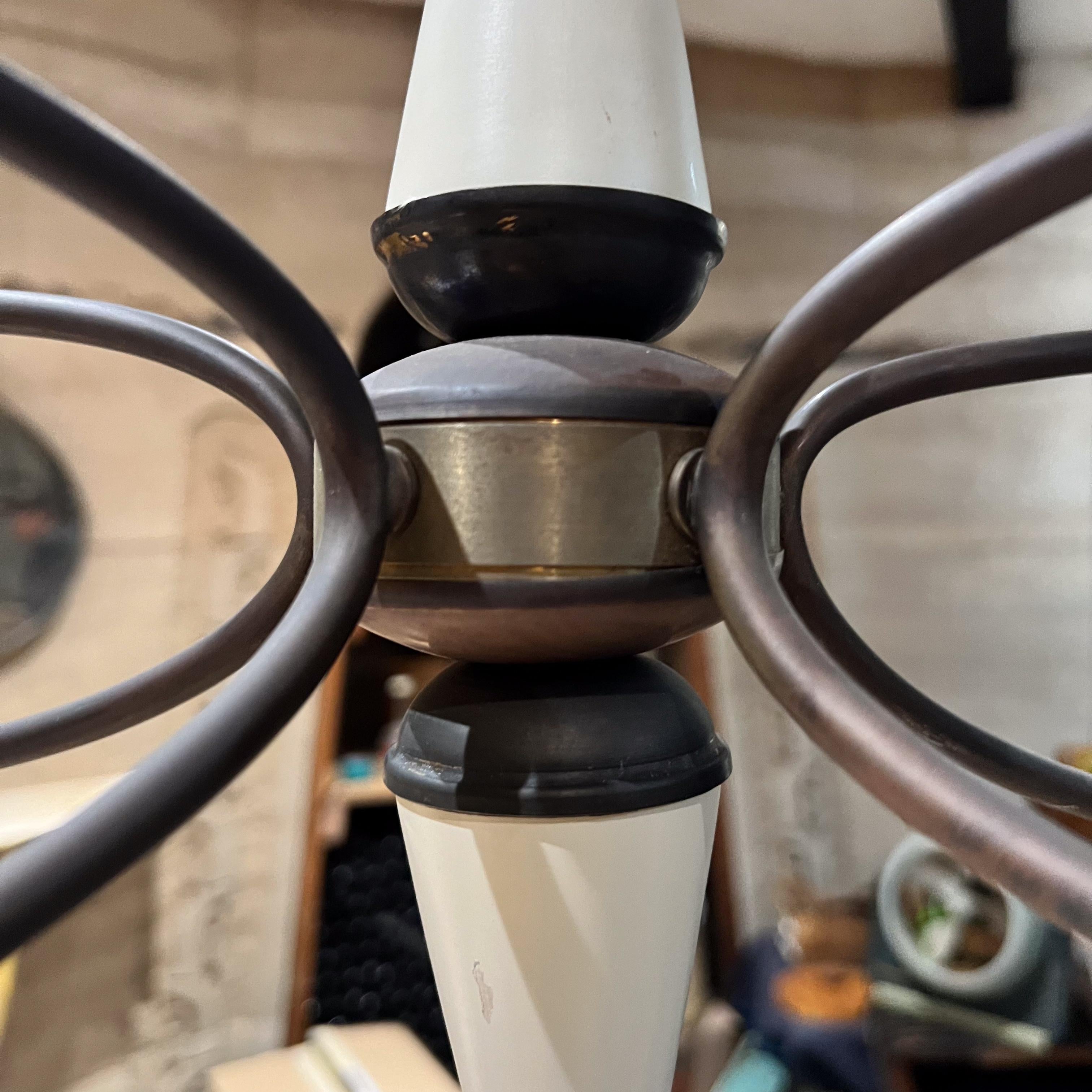 Mid-Century moderno Lampadario a sospensione italiano degli anni '50 a cinque bracci in stile Sputnik di Stilnovo in vendita