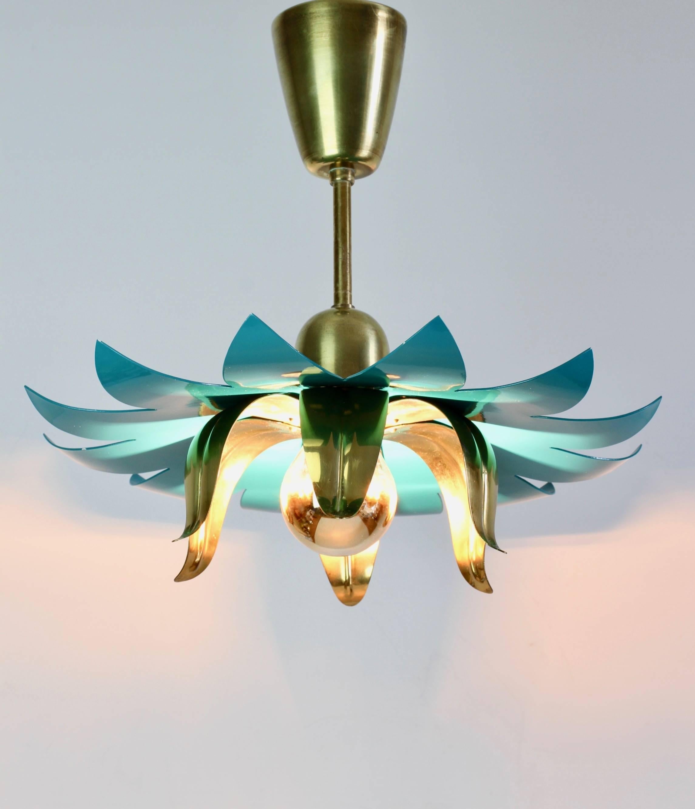 1950s Italian Stilnovo Style Brass and Turquoise Flower Pendant Light Fixture In Good Condition In Landau an der Isar, Bayern