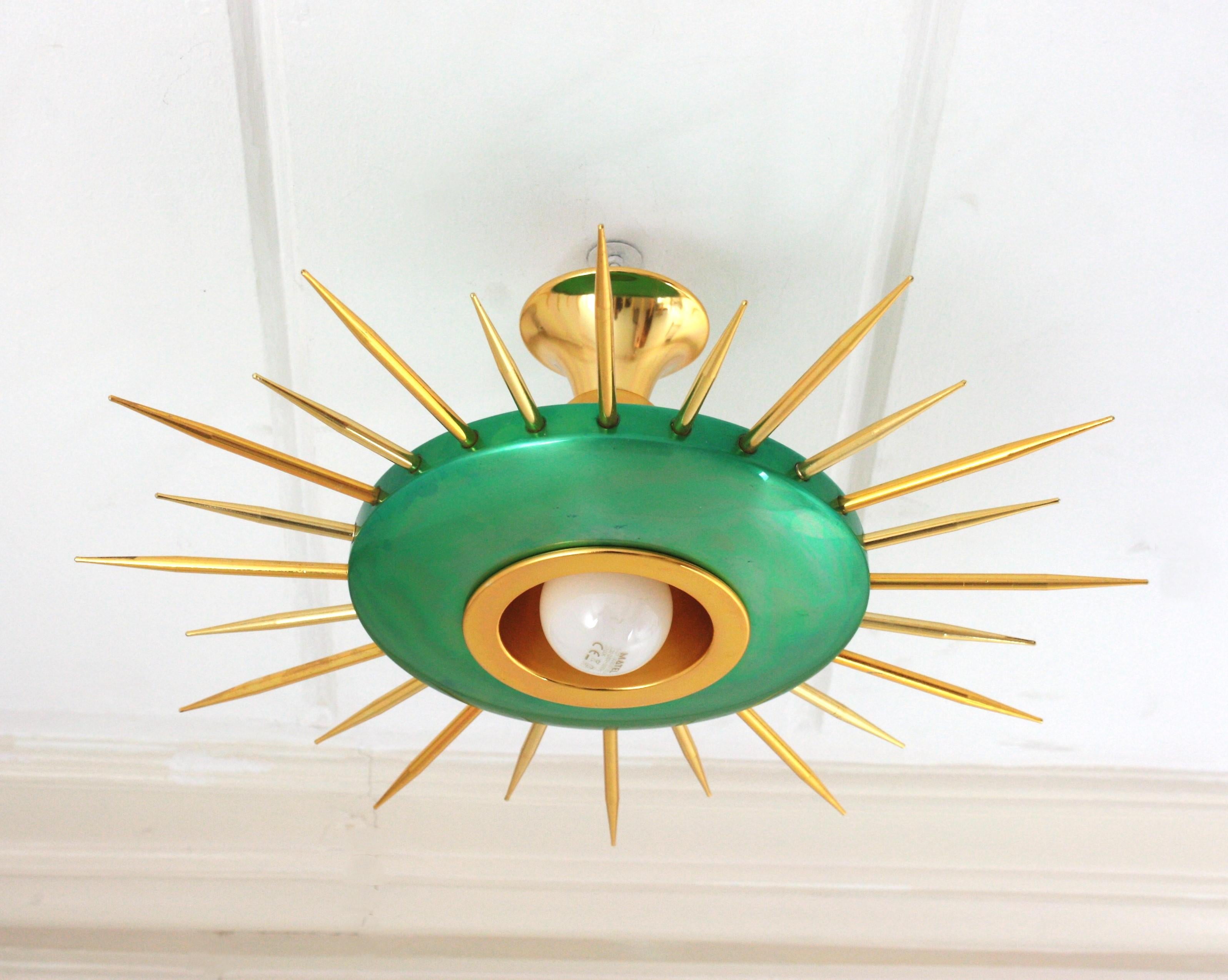 1950s Italian Sunburst Pendant Light Fixture in Green and Gilt Metal For Sale 4