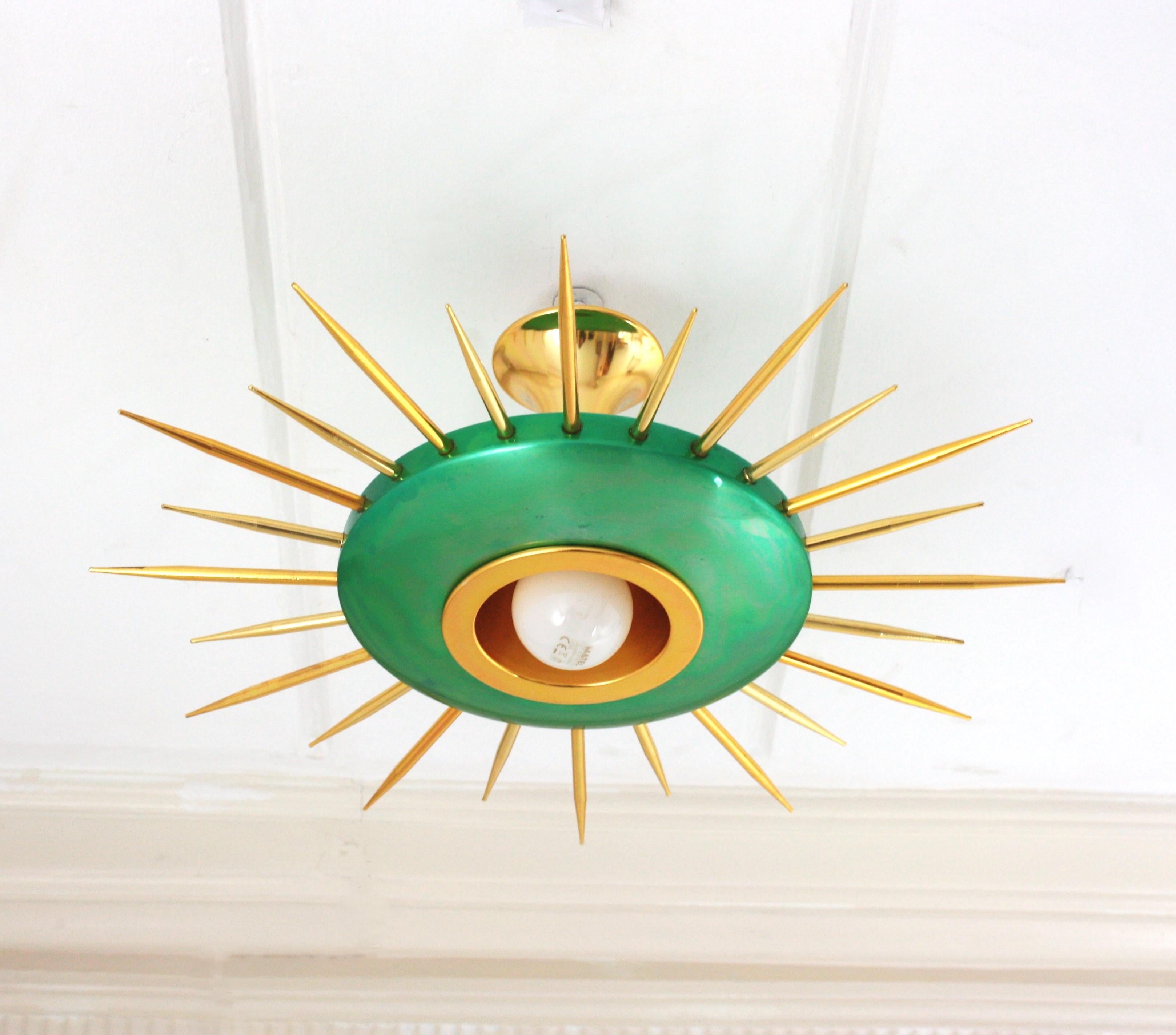 1950s Italian Sunburst Pendant Light Fixture in Green and Gilt Metal For Sale 5