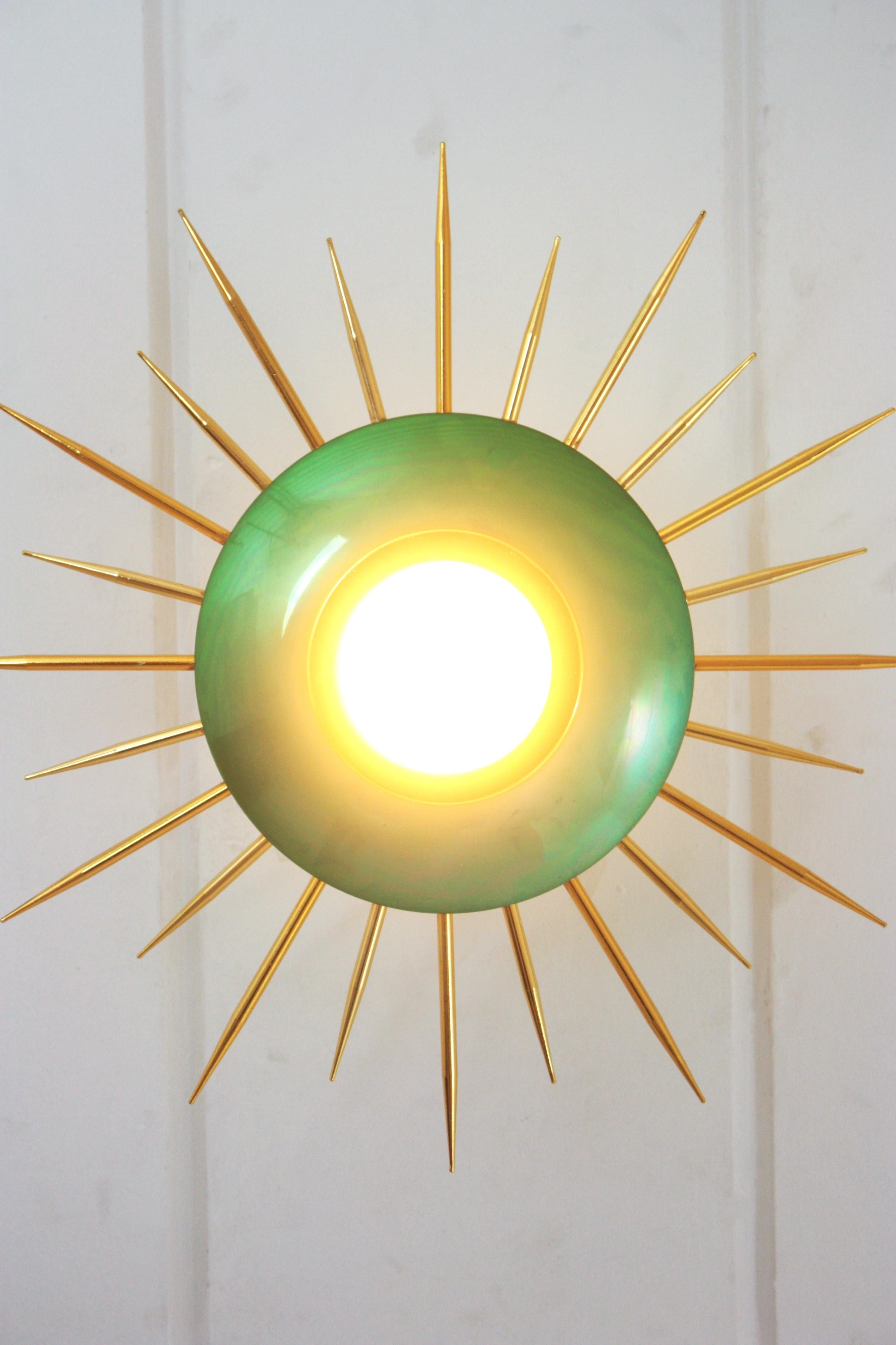 1950s Italian Sunburst Pendant Light Fixture in Green and Gilt Metal For Sale 6