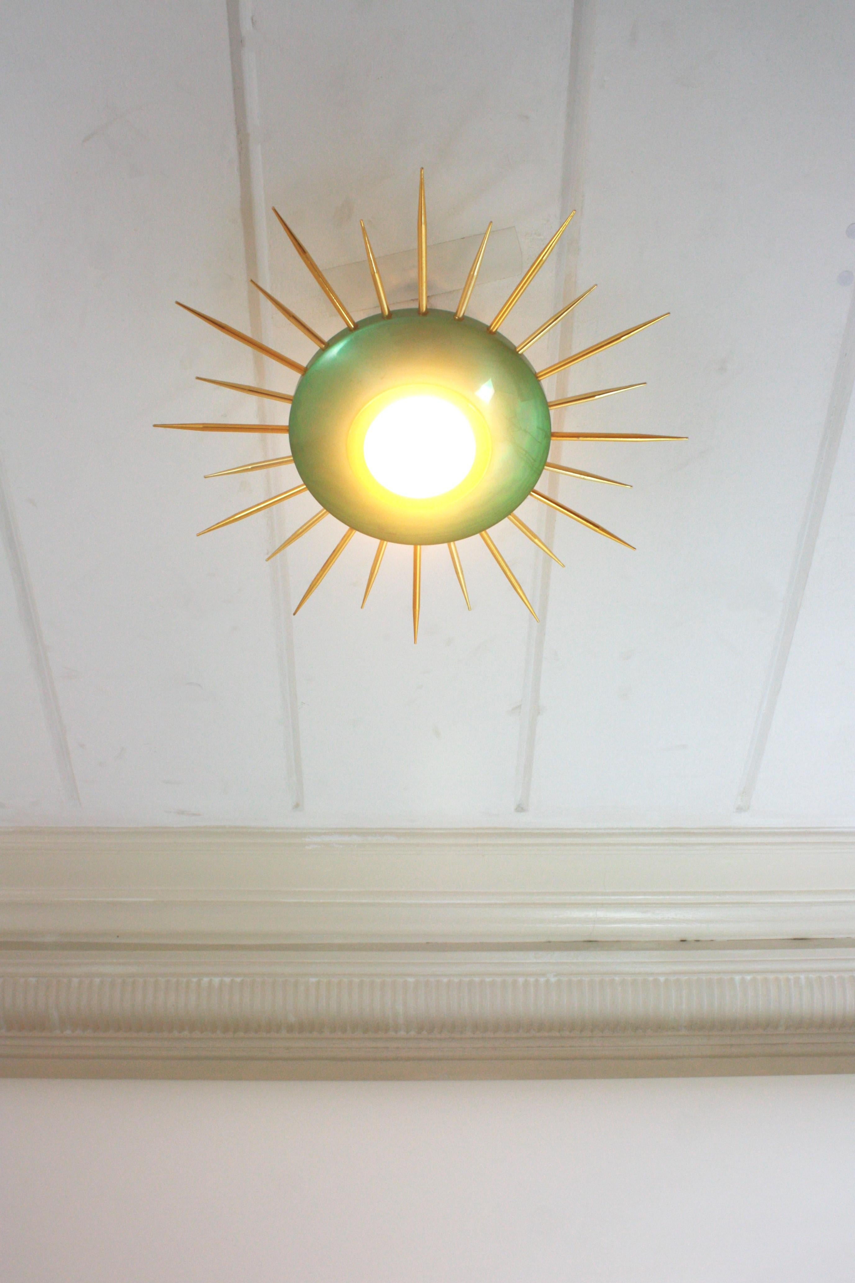 1950s Italian Sunburst Pendant Light Fixture in Green and Gilt Metal For Sale 10