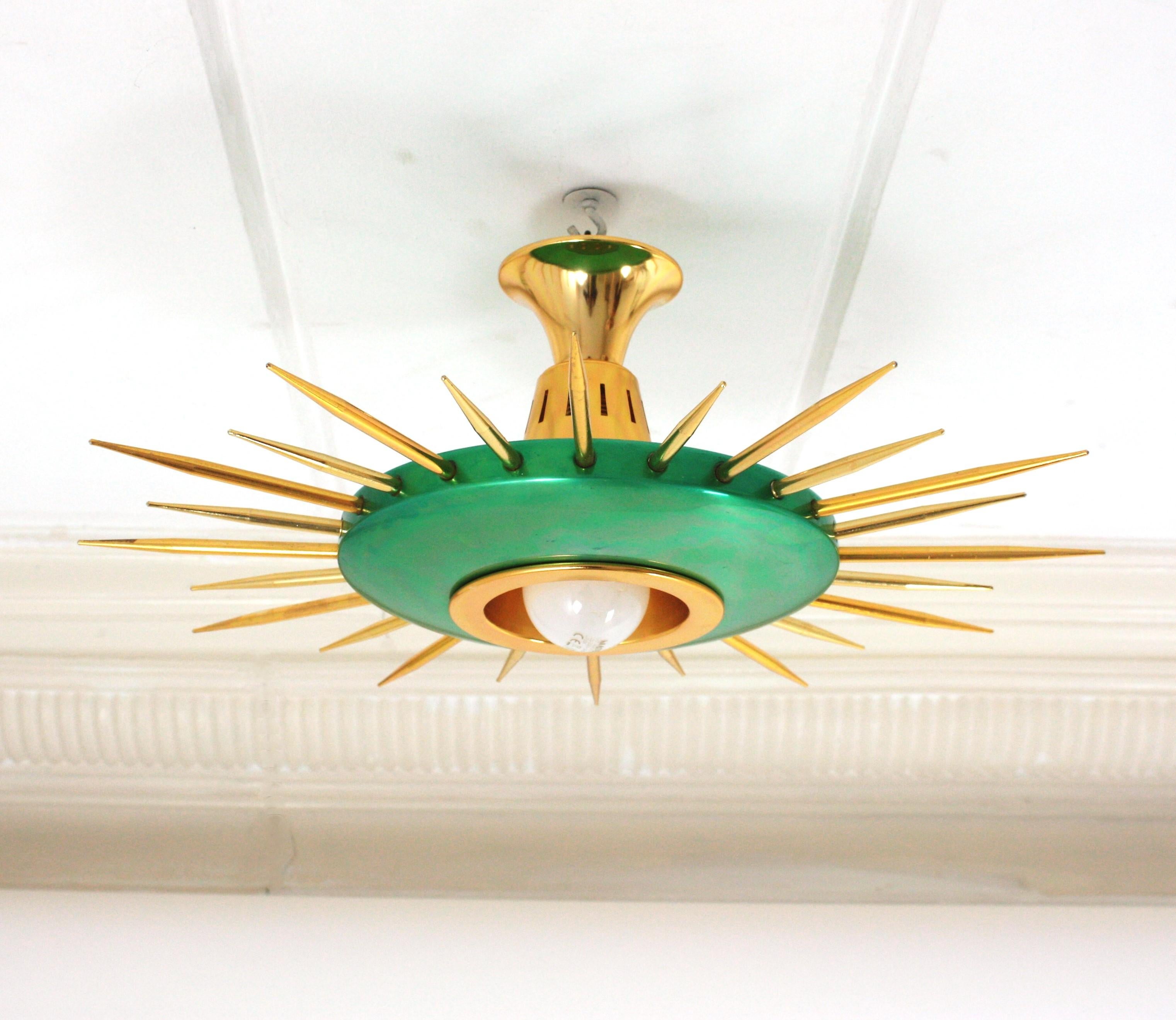 1950s Italian Sunburst Pendant Light Fixture in Green and Gilt Metal For Sale 3