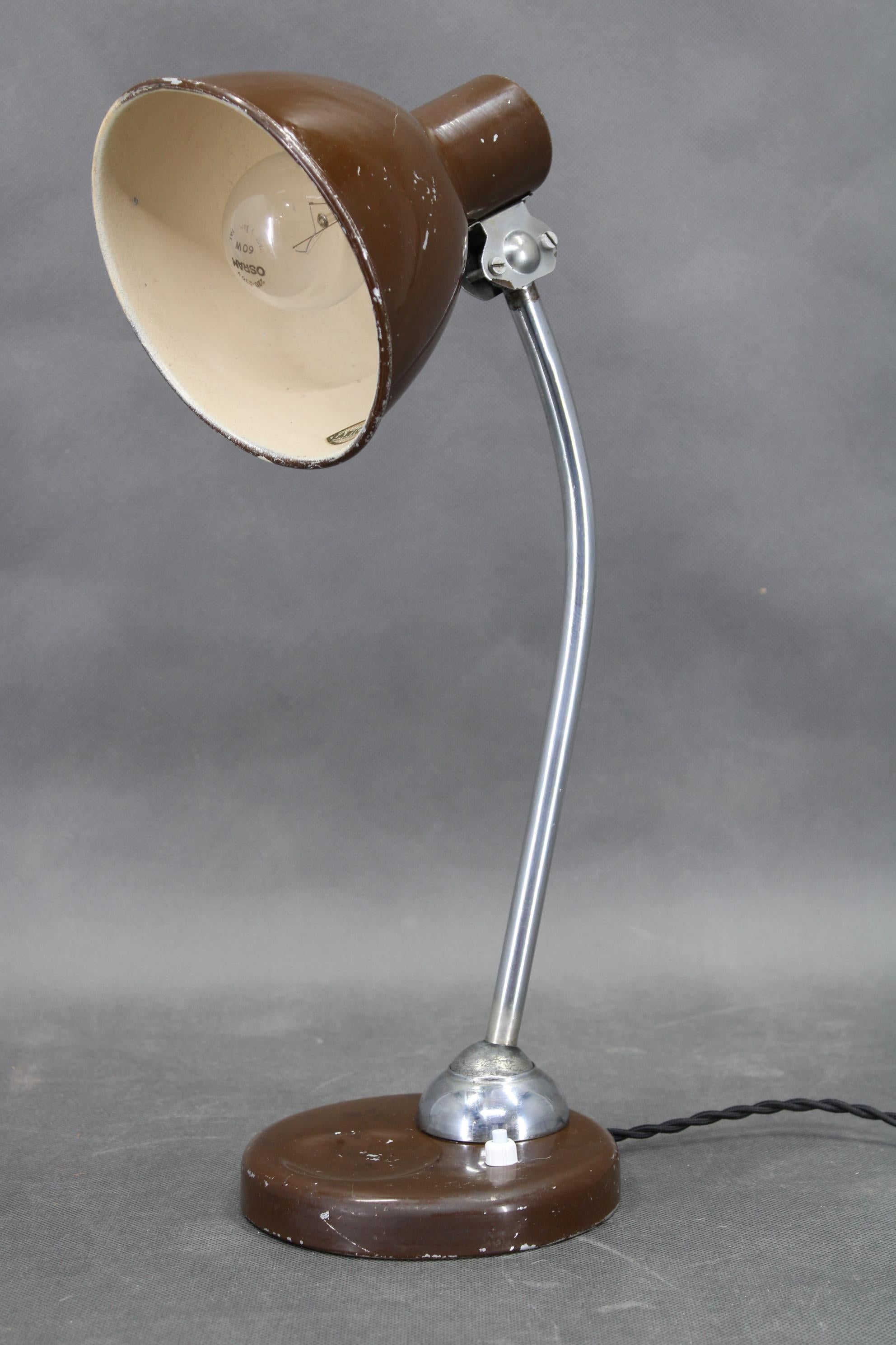 Mid-Century moderno Lampada da tavolo italiana degli anni '50 di Lariolux in vendita