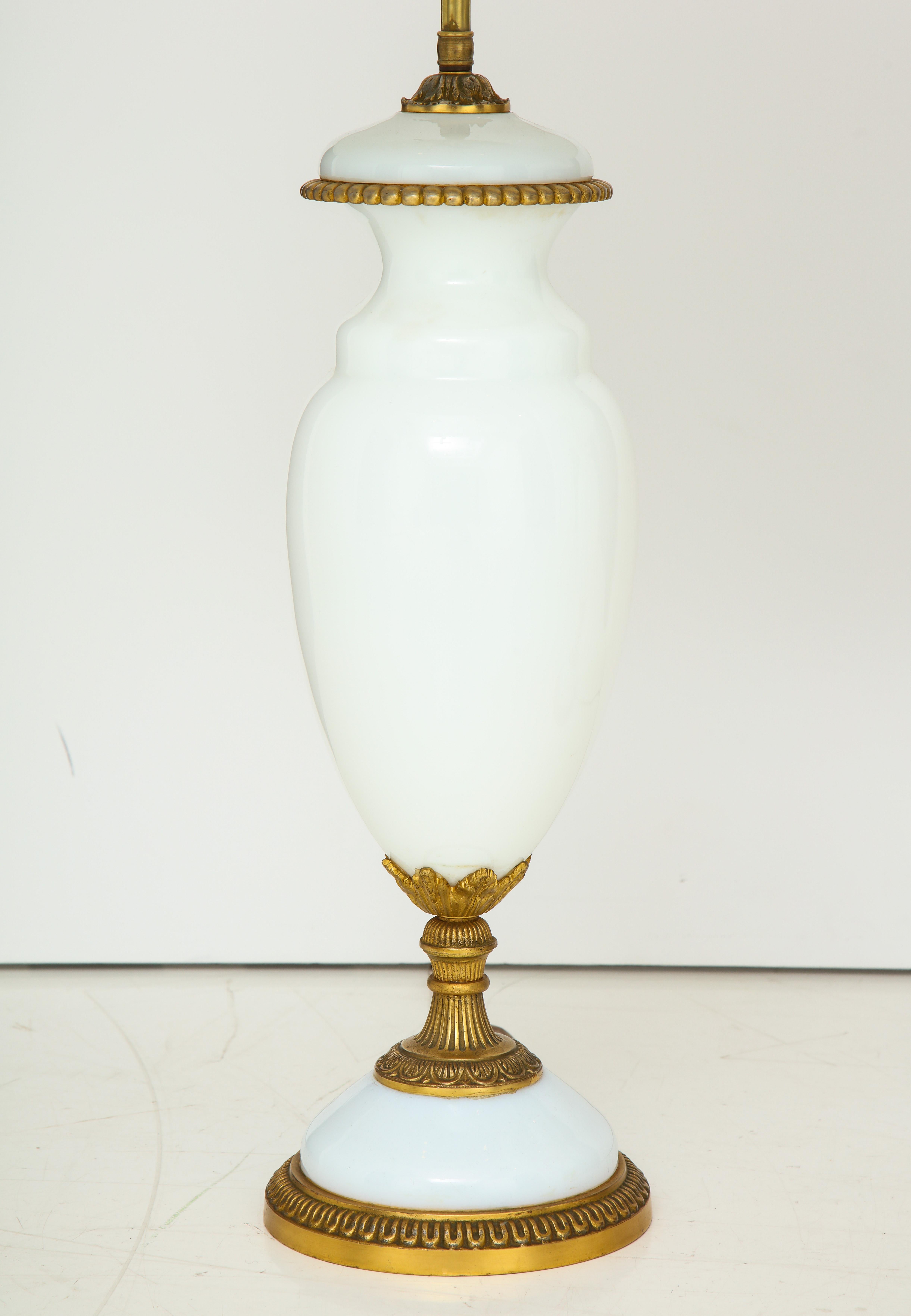 1950s Hollywood Regency Style Milk Glass And Brass Italian Table Lamps 1