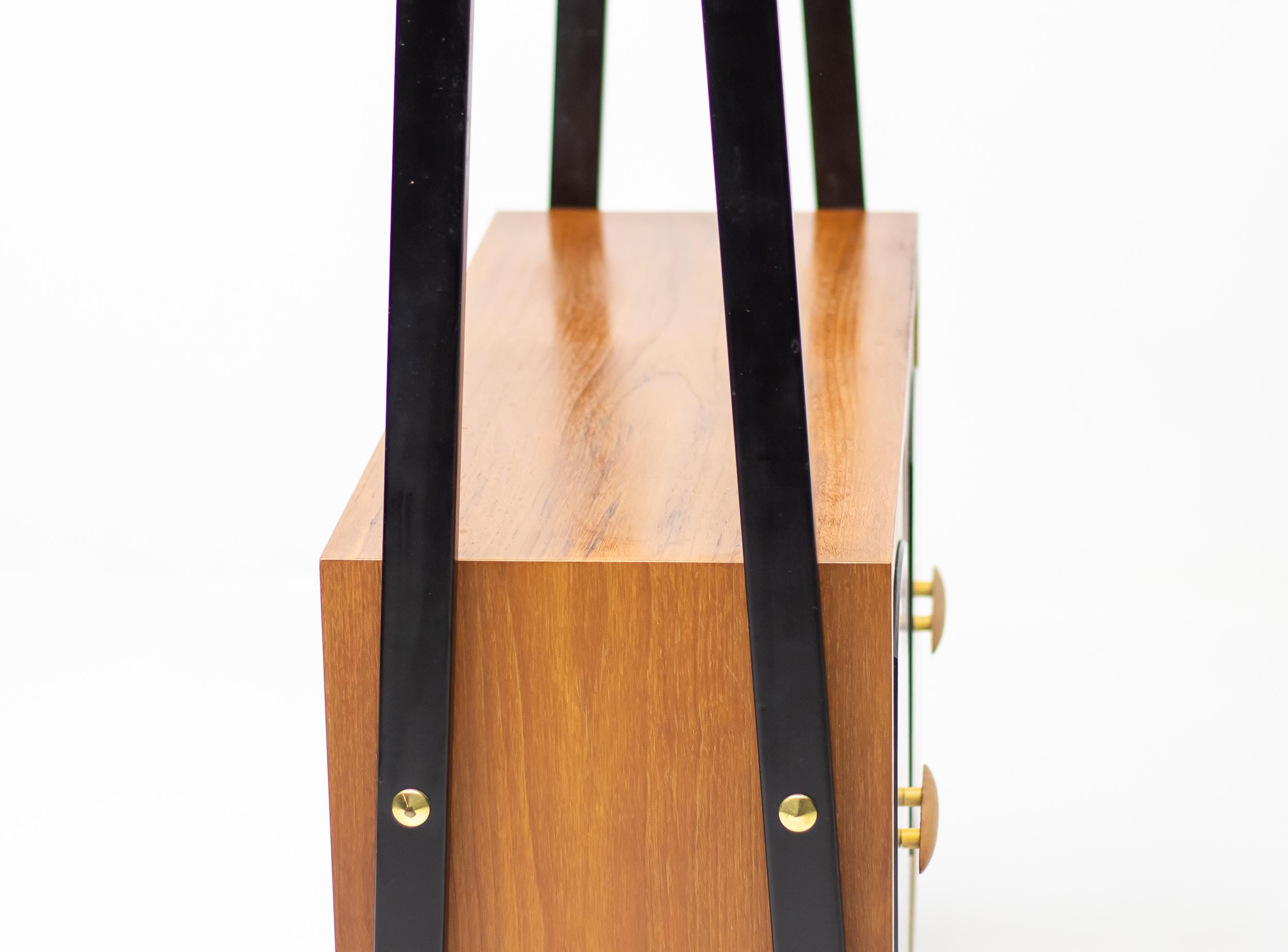 Divisorio italiano anni '50 in teak e laccato nero con ante a forma di diamante in vendita 4