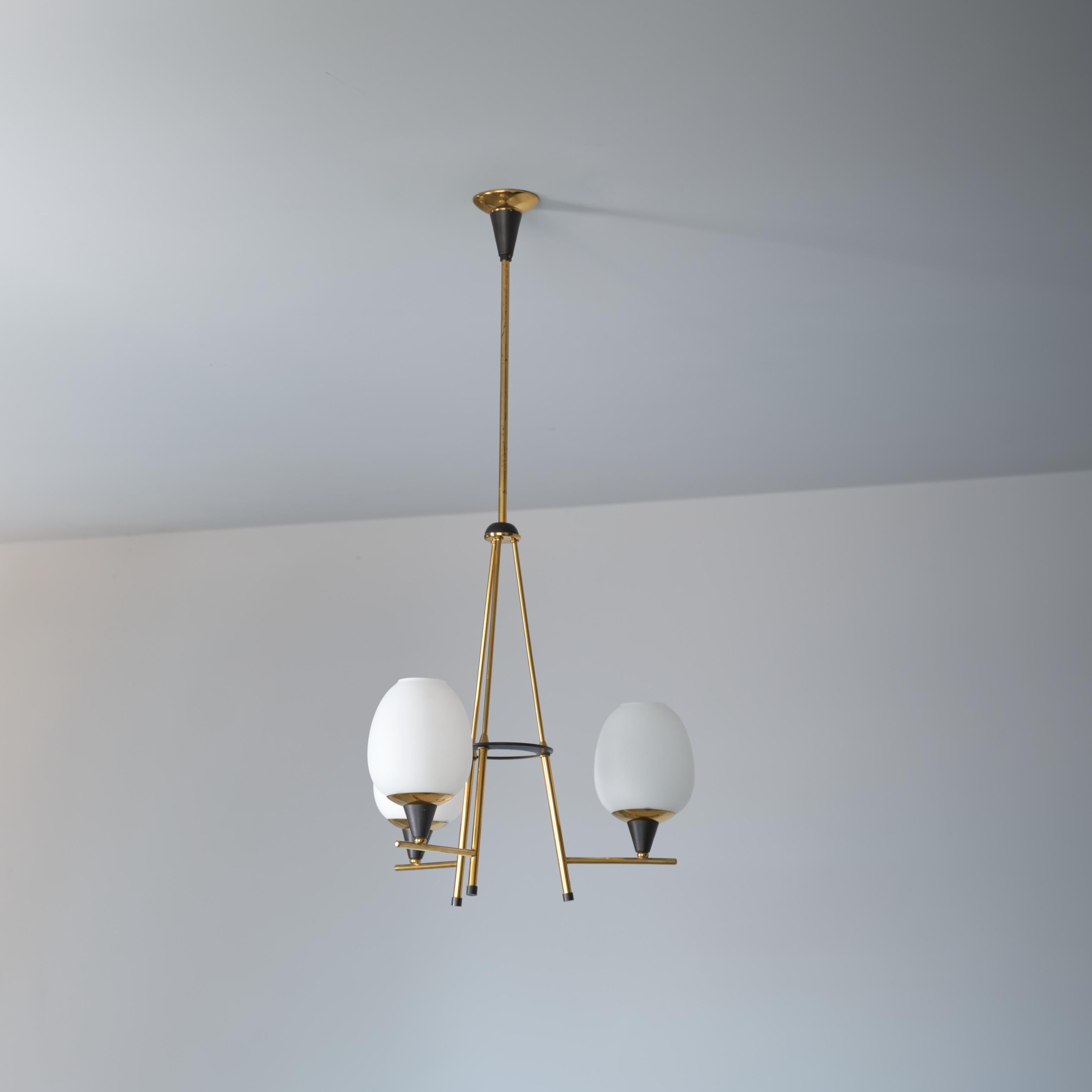 Mid-Century Modern 1950s Italian Three-Light Chandelier, Attributed to Stilnovo For Sale