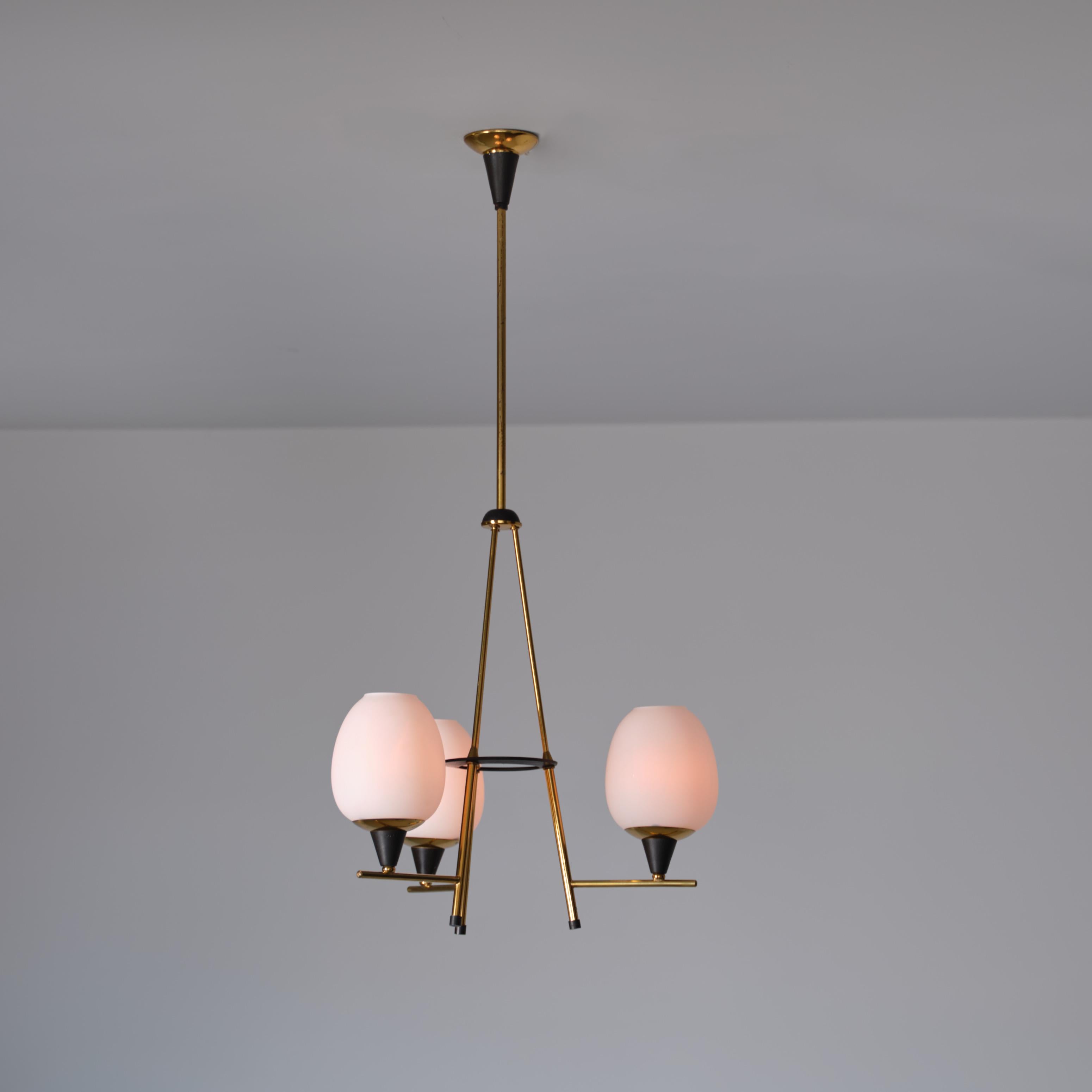 1950s Italian Three-Light Chandelier, Attributed to Stilnovo In Good Condition For Sale In Rome, IT