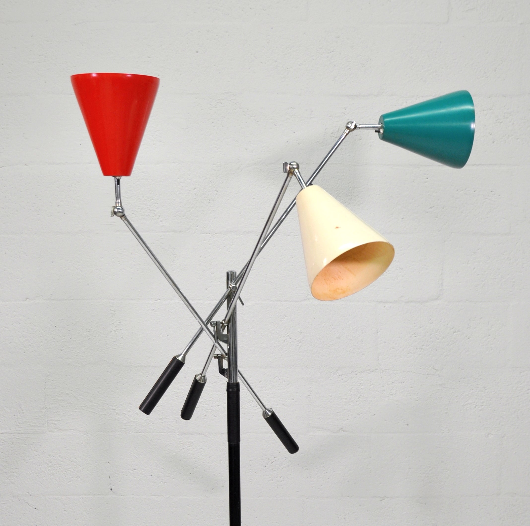 1950s Italian Triennale Floor Lamp by Arredoluce in Chrome, White, Red & Teal For Sale 3