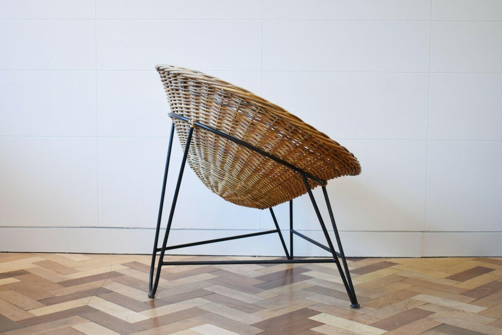 1950s Italian Tub Chair in Rattan Set on a Steel Frame In Good Condition In London, GB