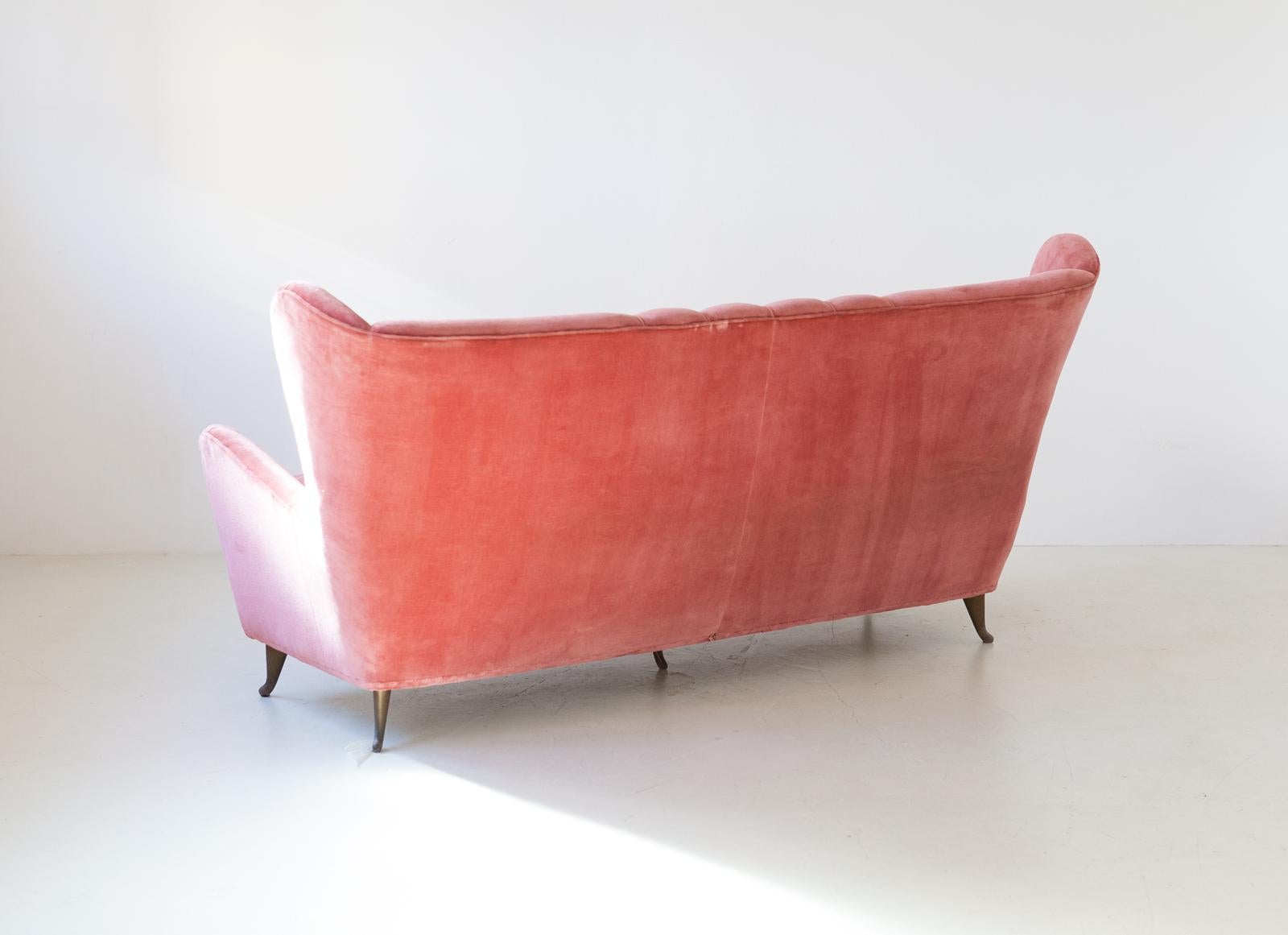 Mid-Century Modern 1950s Italian Velvet Sofa by I.S.A. Bergamo