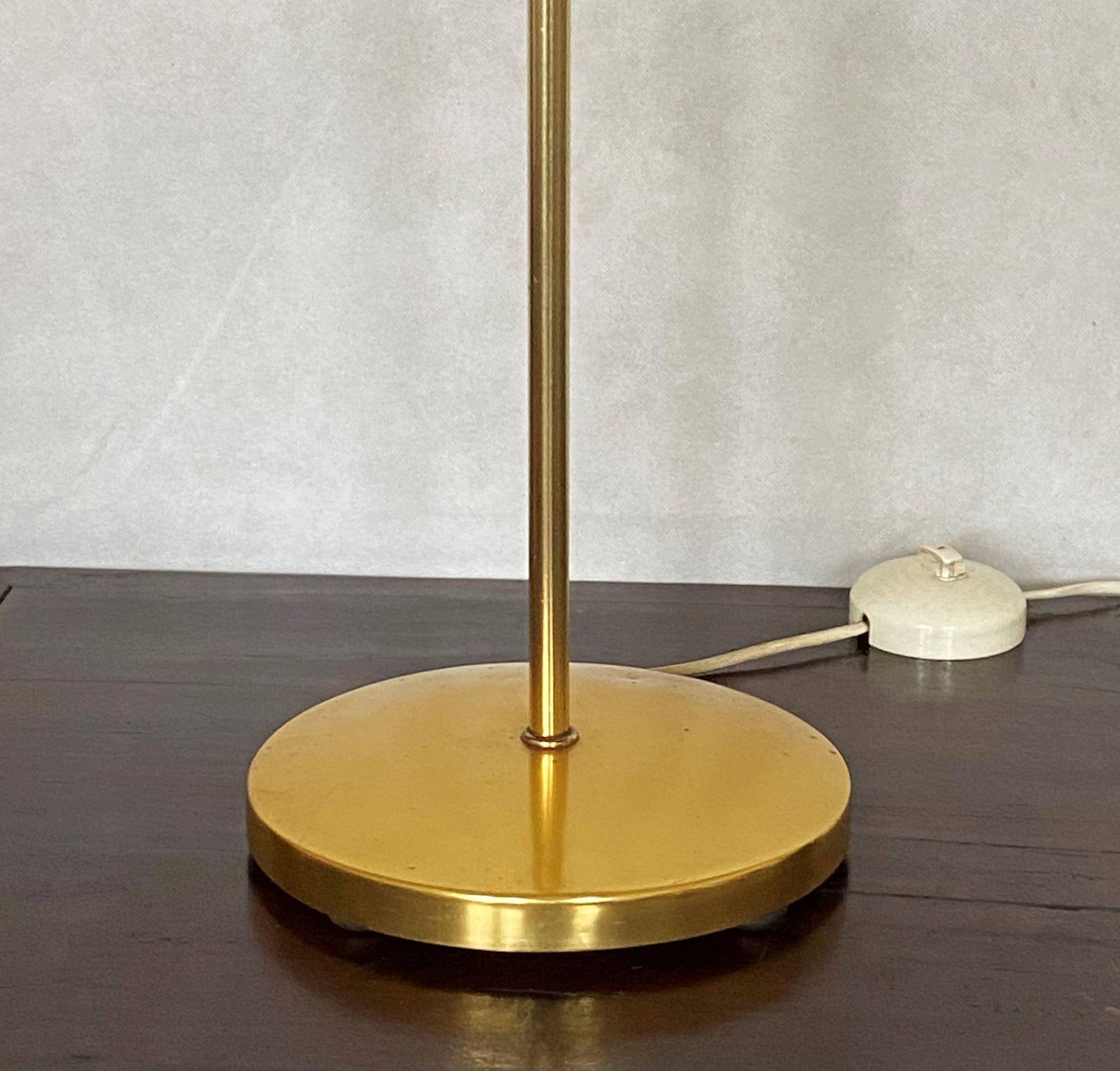 1950's Italian Vintage Brass Floor Lamp with Original Shade For Sale 1