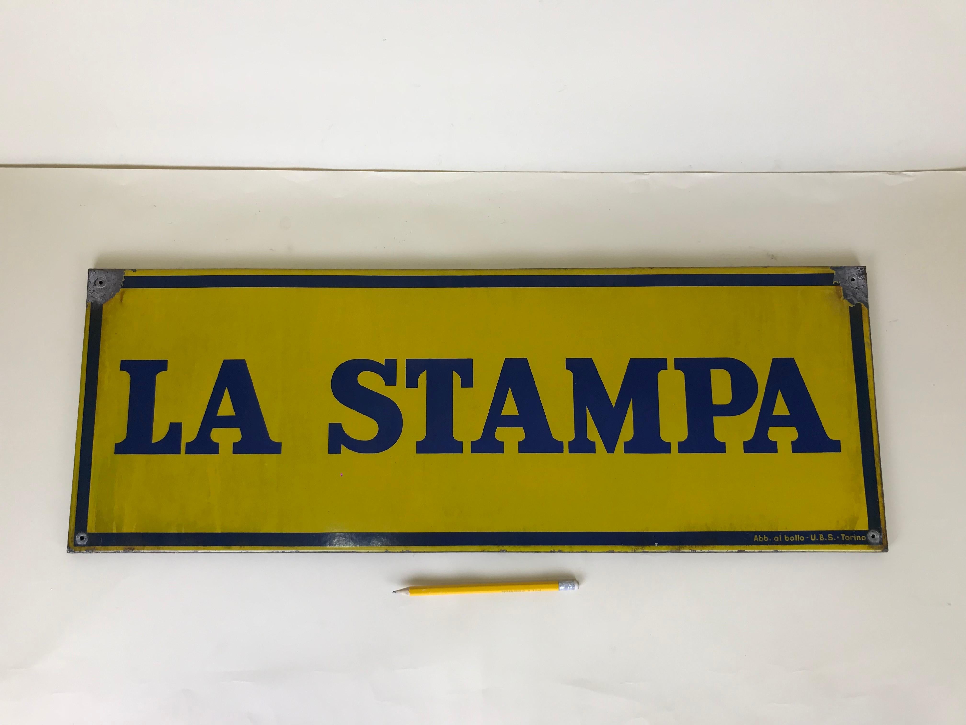 1950s Italian Vintage Enamel Blue and Yellow La Stampa Sign In Good Condition In Milan, IT