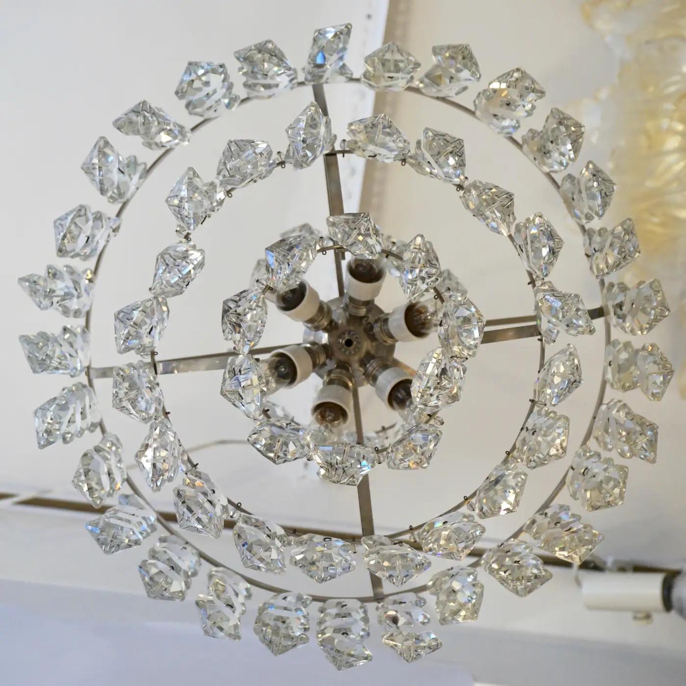 Fait main Lustre Vintage Italian Glass en chrome satiné et cristal clair de Murano des années 1950 en vente