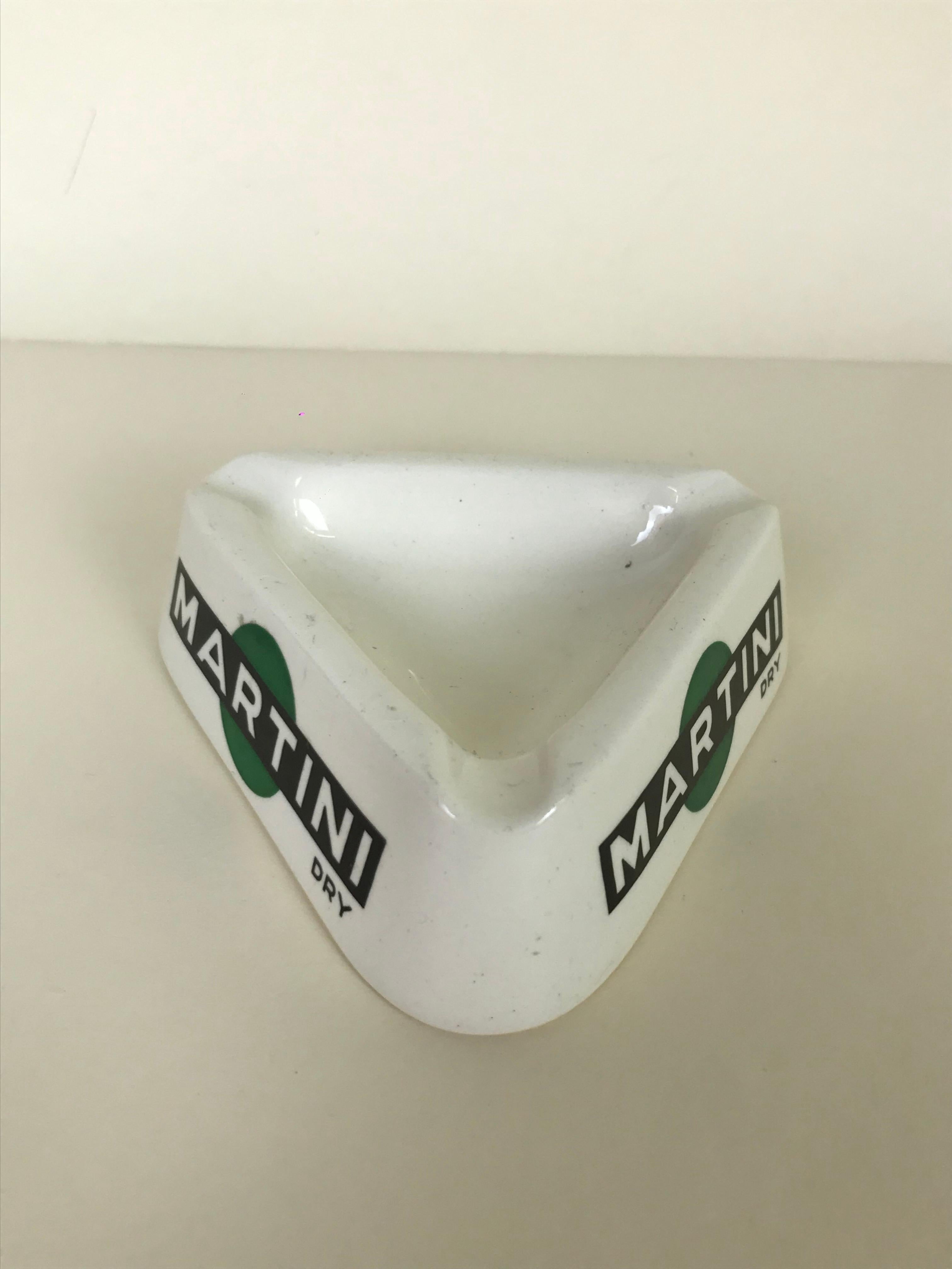 1950s Italian vintage advertising white triangular ashtray with Martini Dry logo in black and green on all three sides, in ceramic by Richard Ginori.

Marked on bottom 