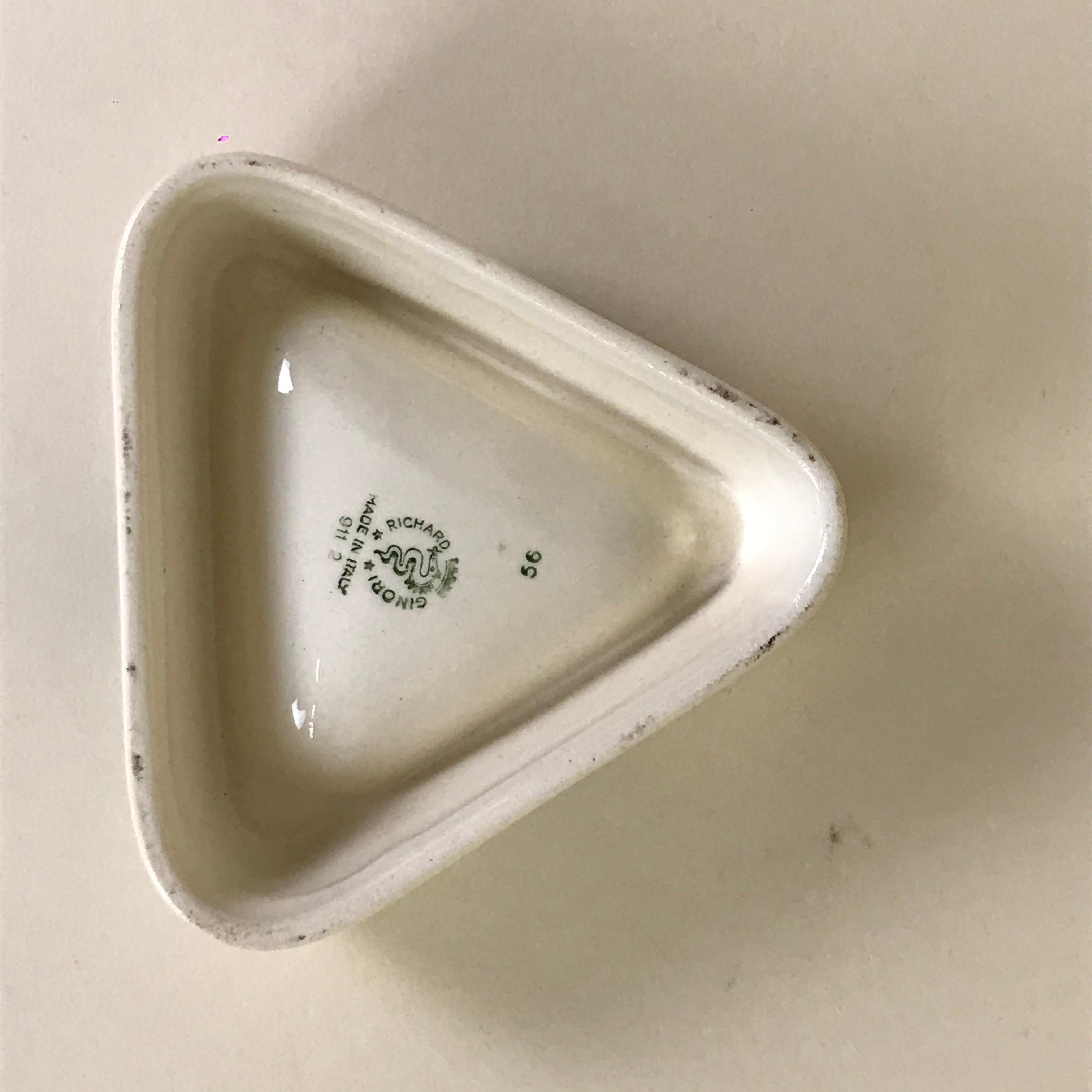 1950s Italian White Advertising Martini Dry Ashtray in Ceramic by Richard Ginori In Good Condition For Sale In Milan, IT