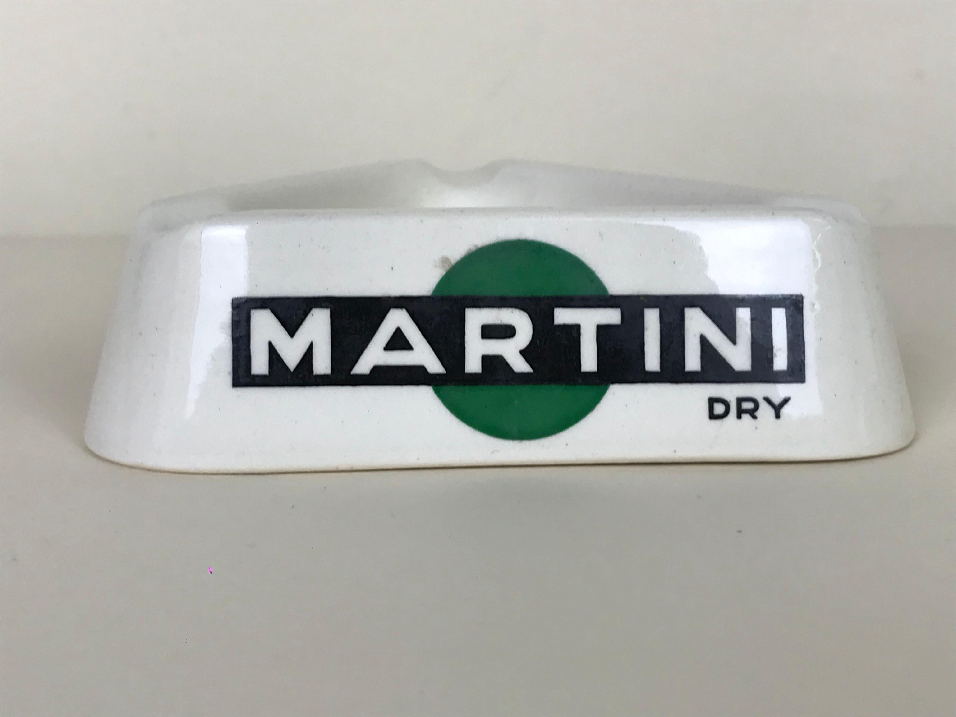 1950s Italian White Advertising Martini Dry Ashtray in Ceramic by Richard Ginori For Sale 1