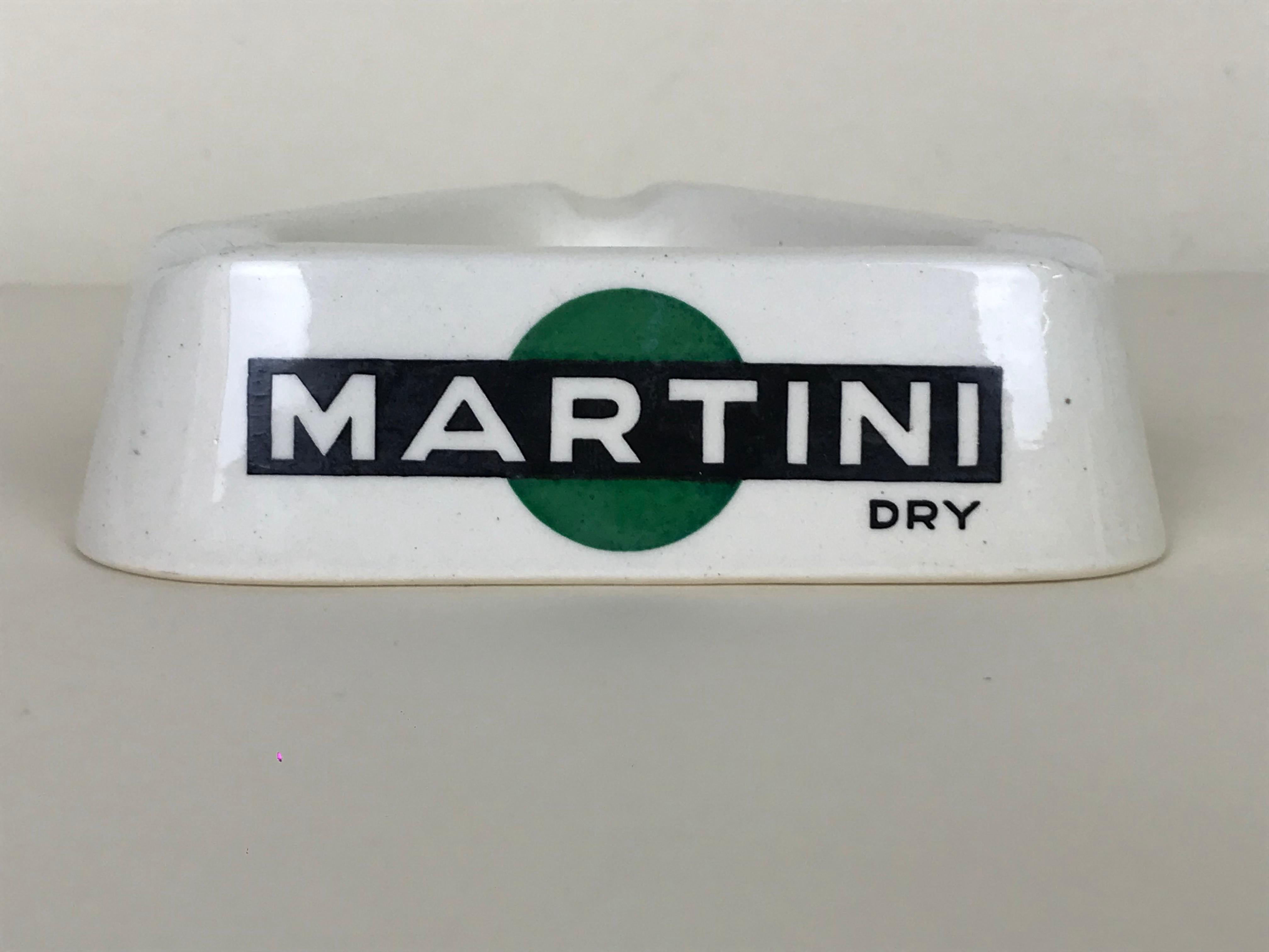 1950s Italian White Advertising Martini Dry Ashtray in Ceramic by Richard Ginori For Sale 2