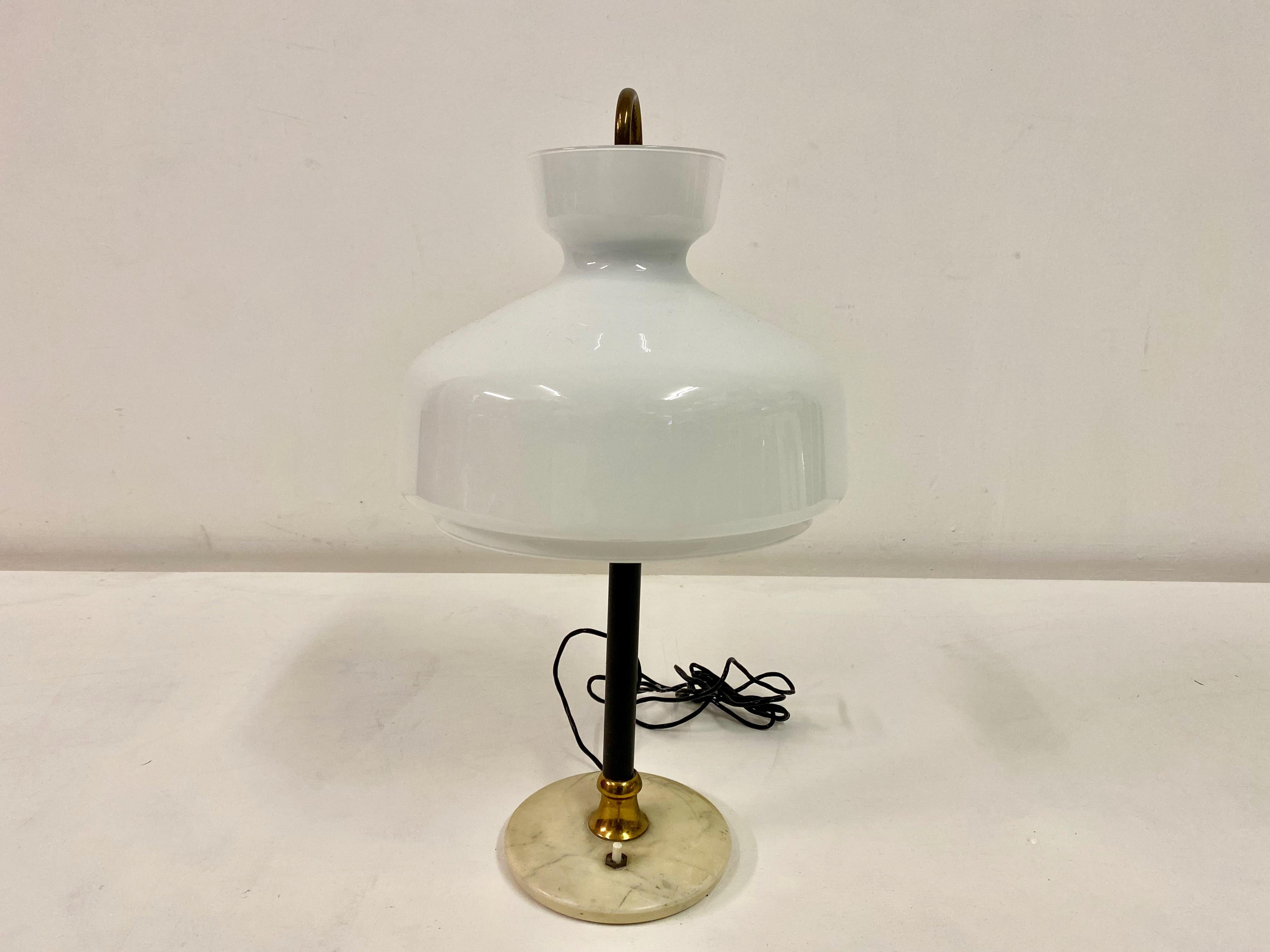 1950s, Italian White Glass and Brass Table Lamp For Sale 2