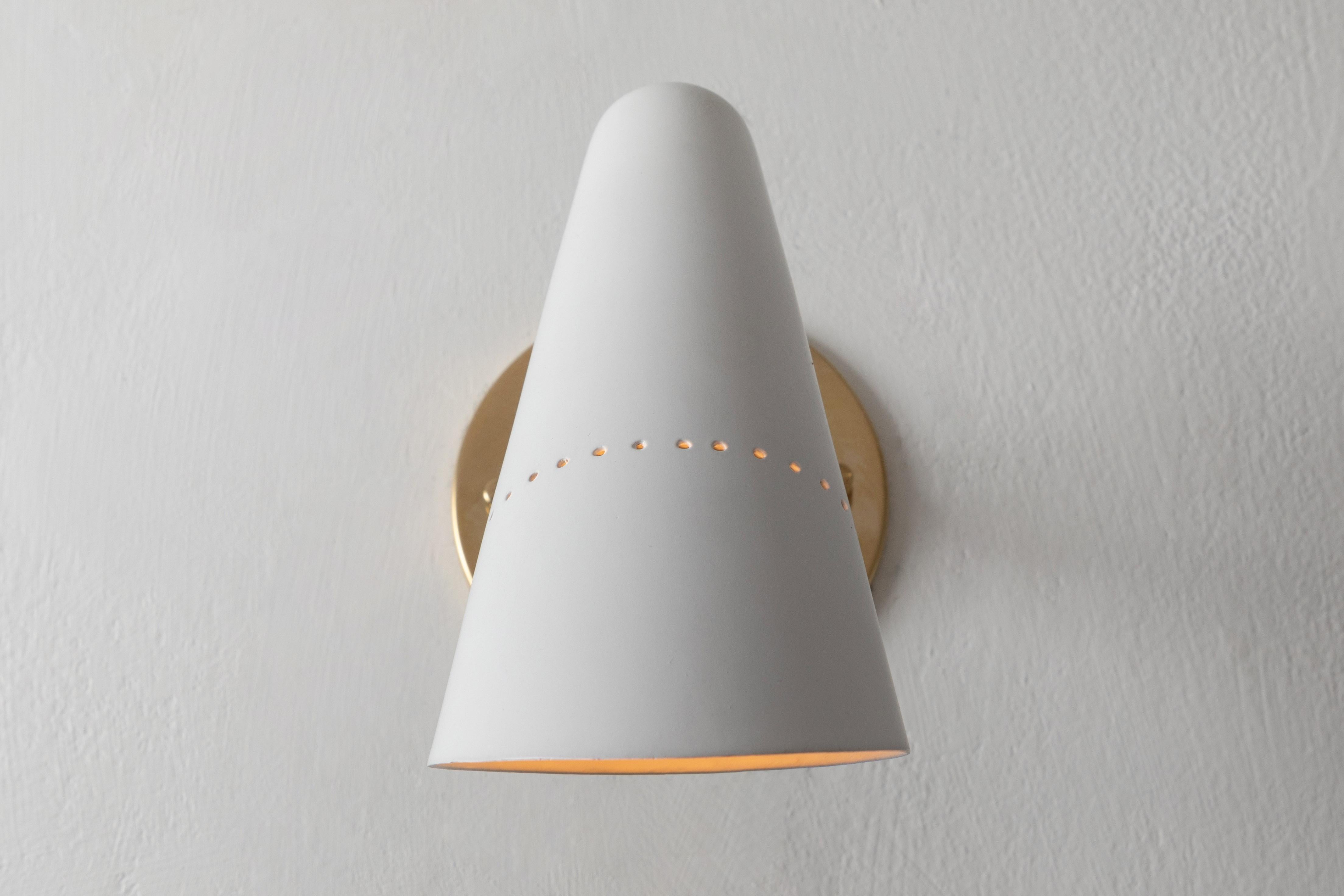 Mid-Century Modern 1950s Italian White Perforated Sconce Attributed to Gino Sarfatti For Sale