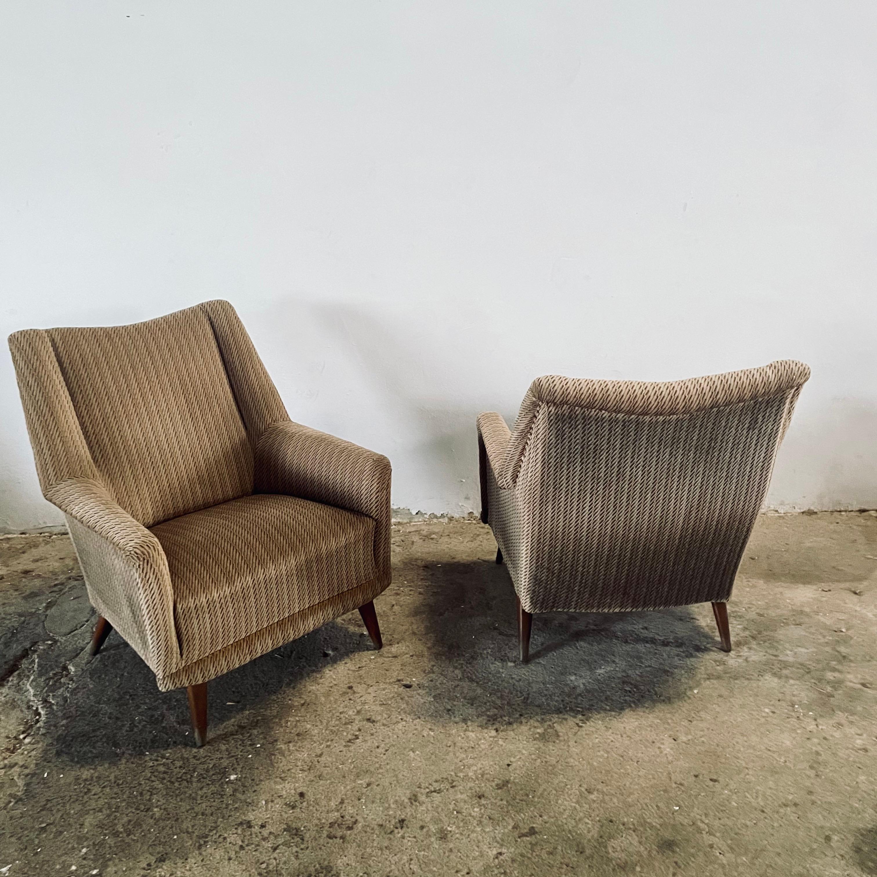 20th Century 1950s Italian Wing Chair Mid Century Modern Vintage Armchair (2) Gio Ponti Style For Sale