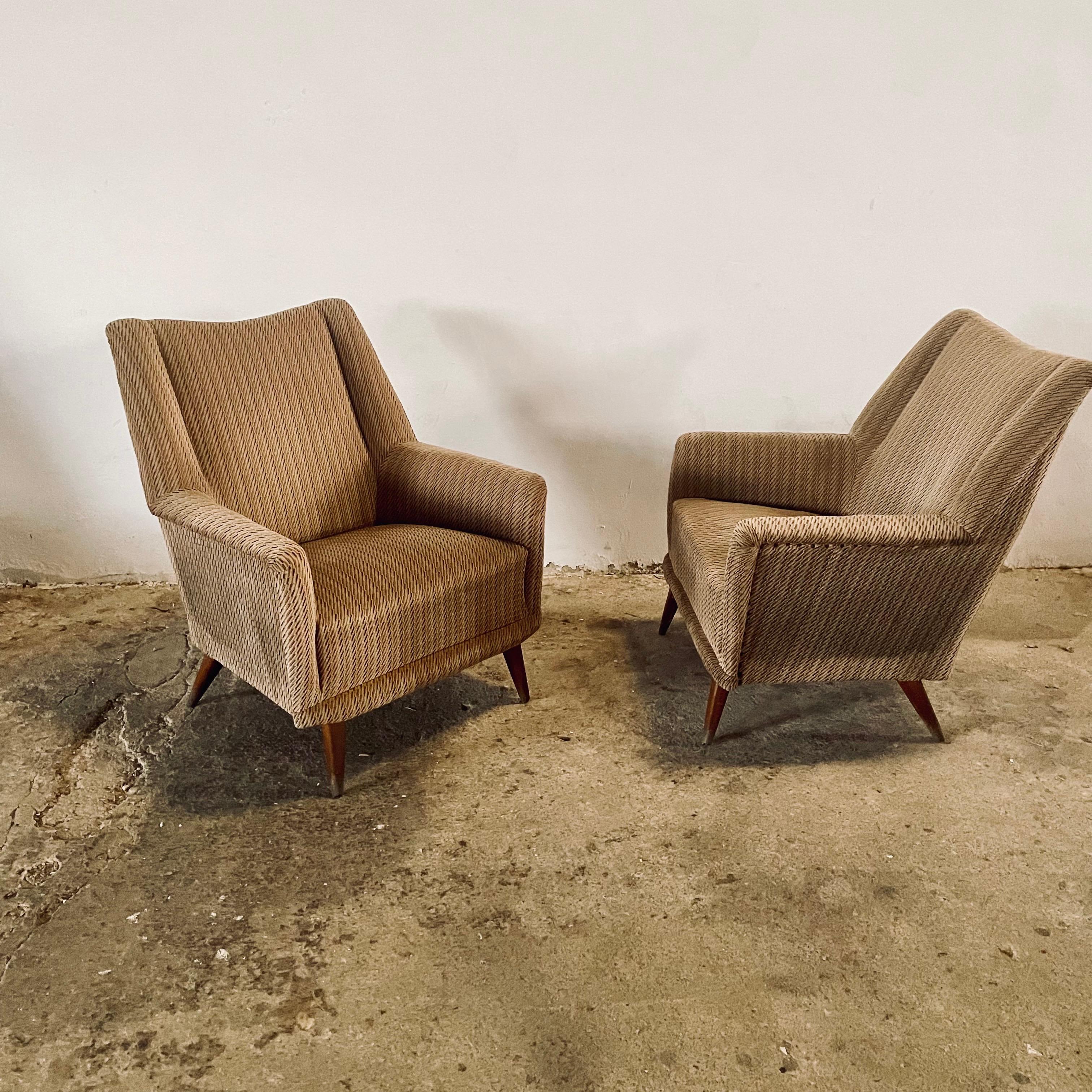 1950s Italian Wing Chair Mid Century Modern Vintage Armchair (2) Gio Ponti Style For Sale 4