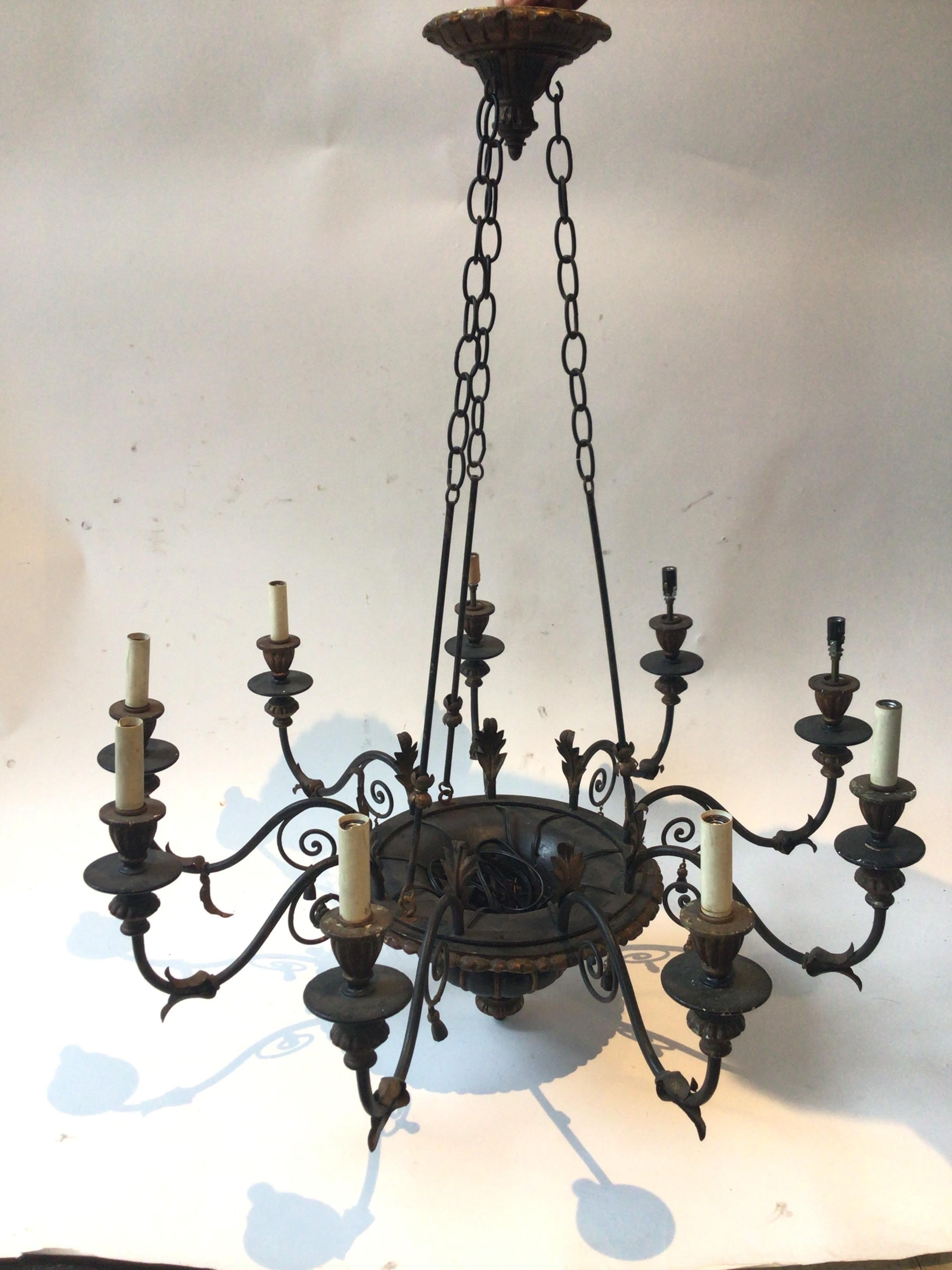 1950s Italian Wood Classical Chandelier For Sale 7