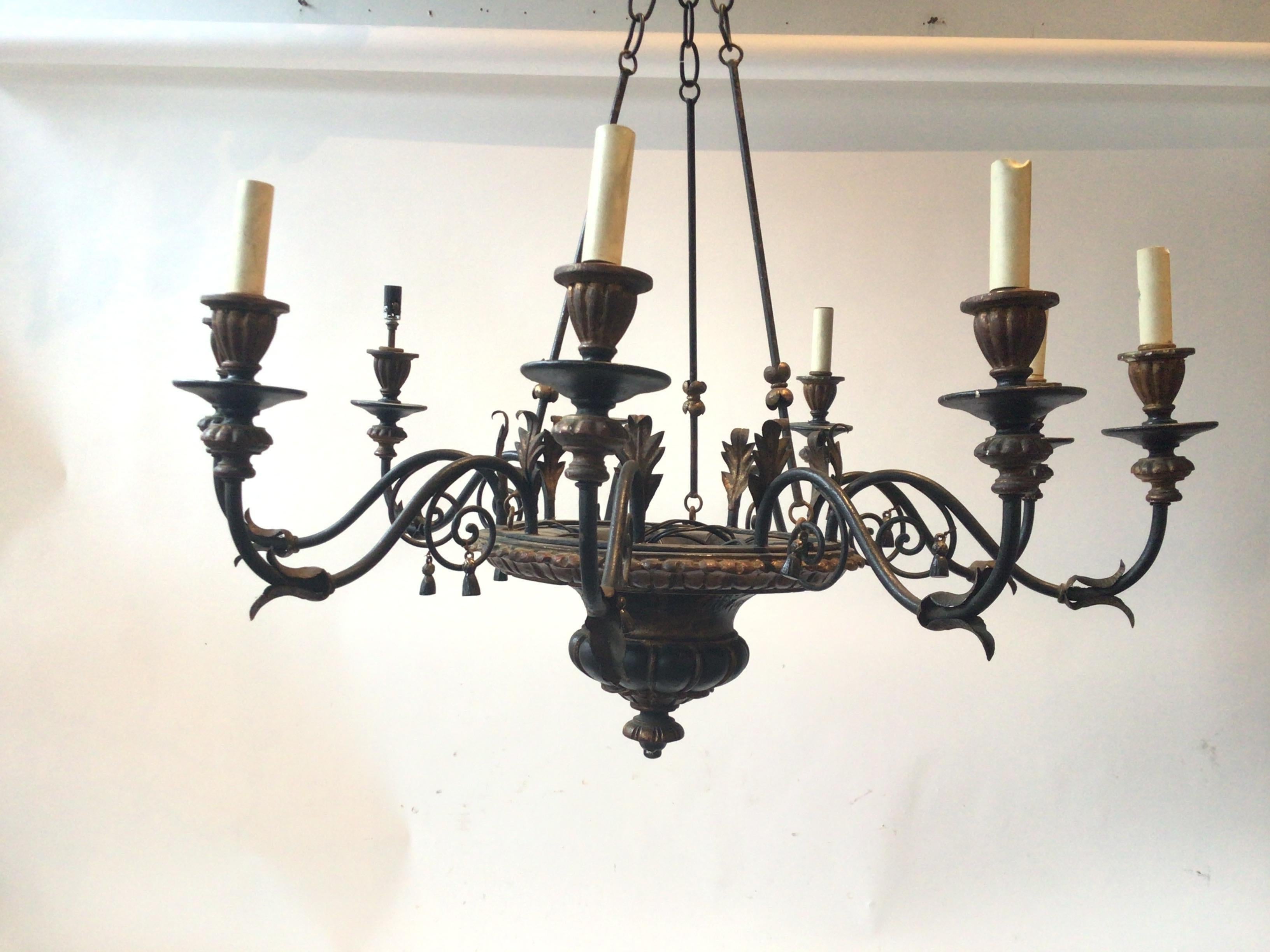 1950s Italian Wood Classical Chandelier In Good Condition For Sale In Tarrytown, NY