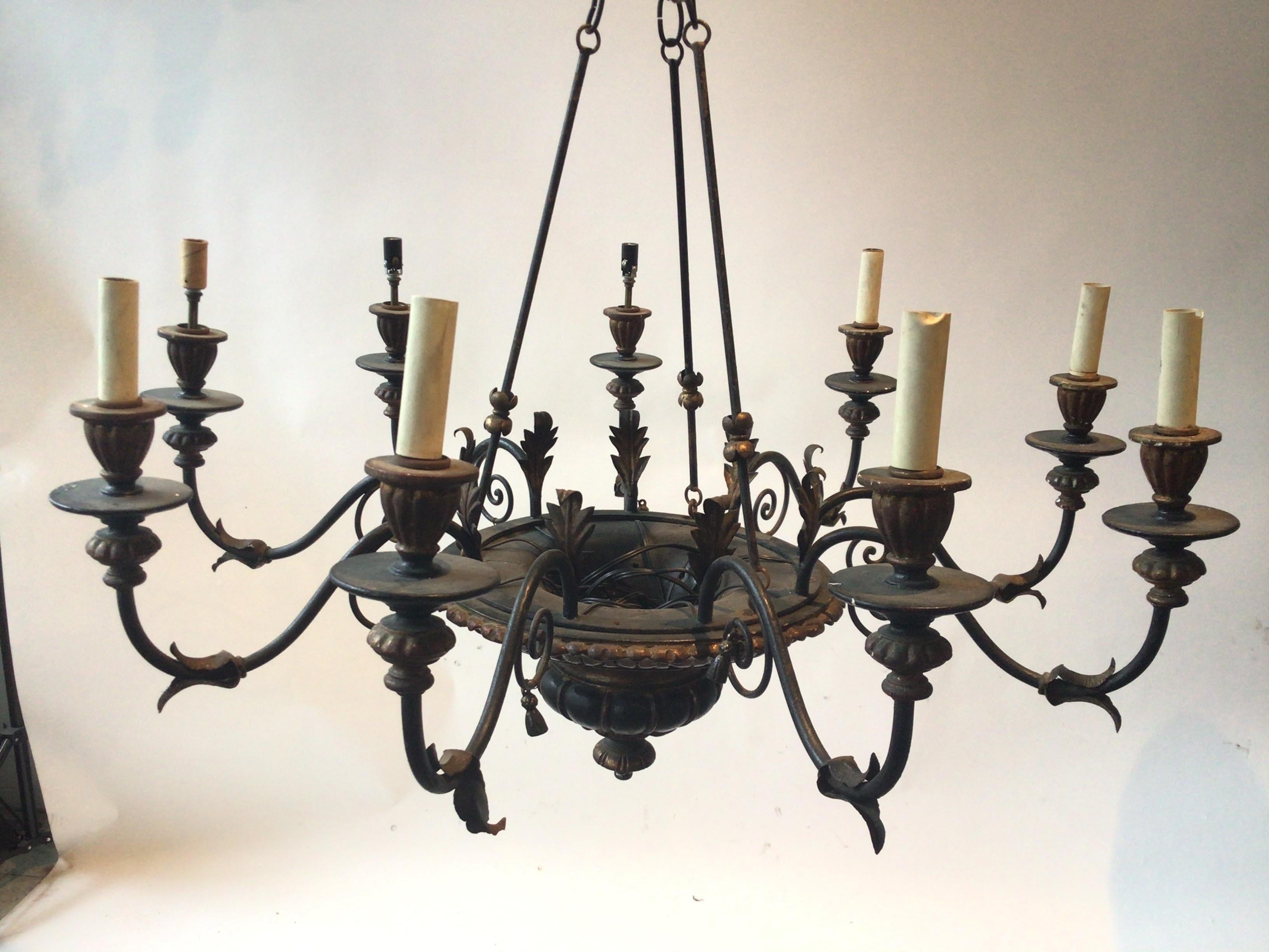 Mid-20th Century 1950s Italian Wood Classical Chandelier For Sale