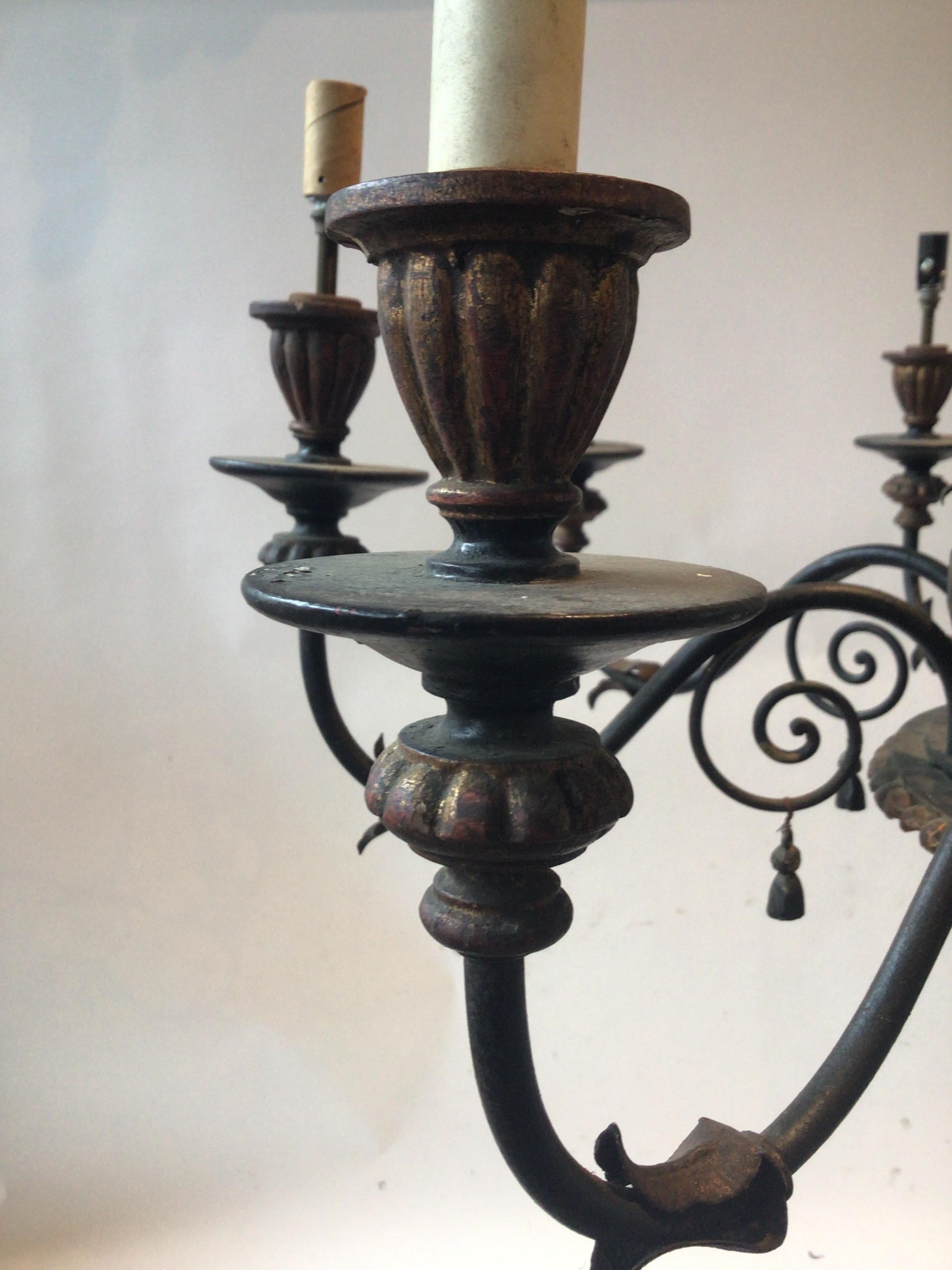 1950s Italian Wood Classical Chandelier For Sale 1