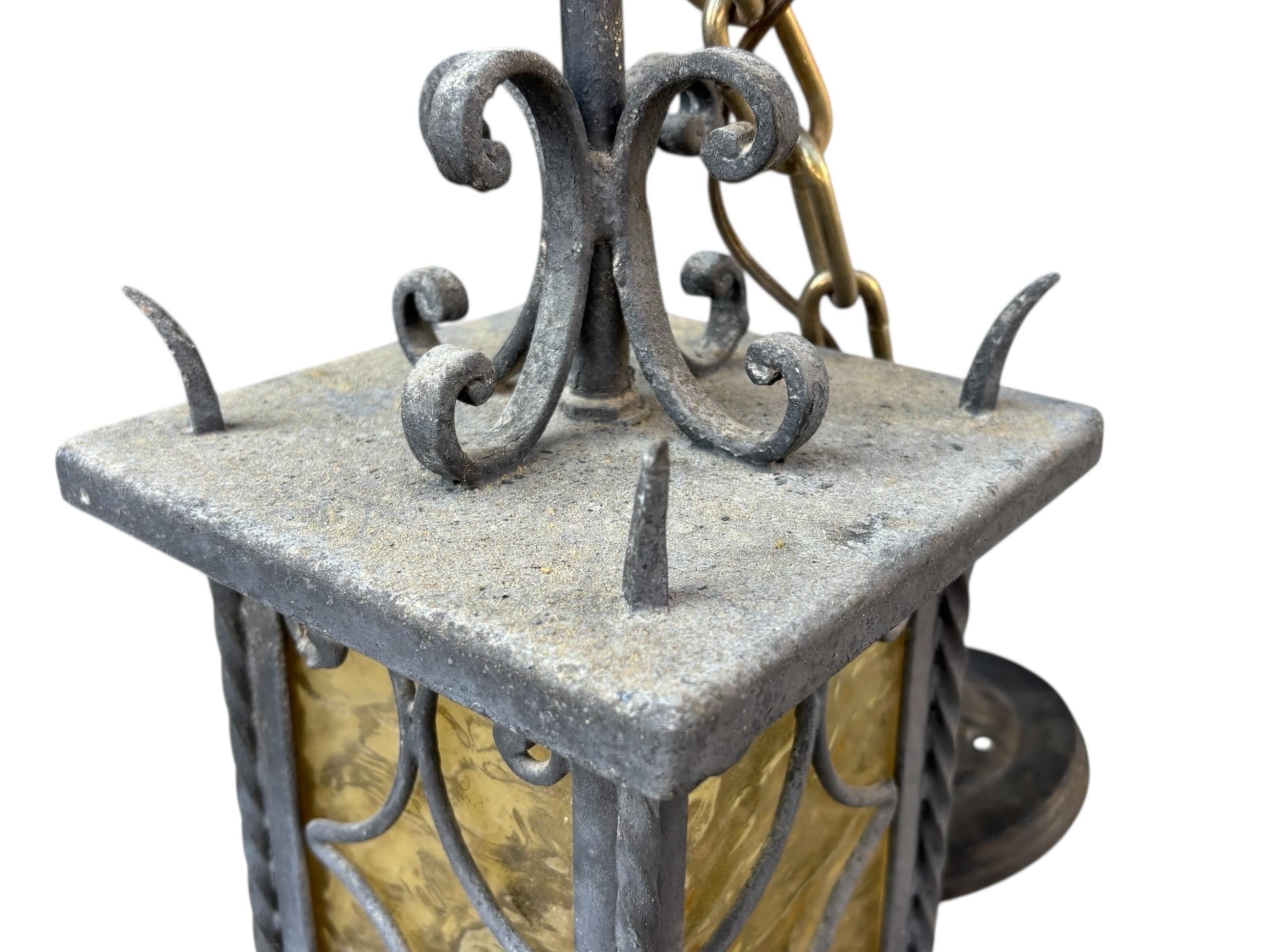 Italiano 1950's Italian Wrought Iron Pendant Lanterns, a Pair in vendita