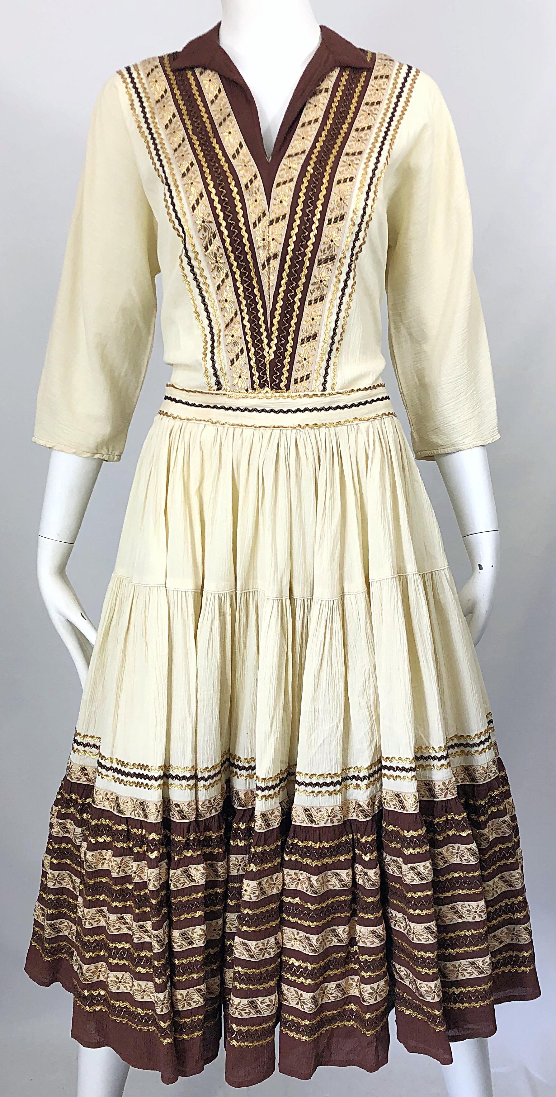 1950s Ivory Brown and Gold Embroidered Silk Tunic Skirt Vintage 50s Patio Dress For Sale 3