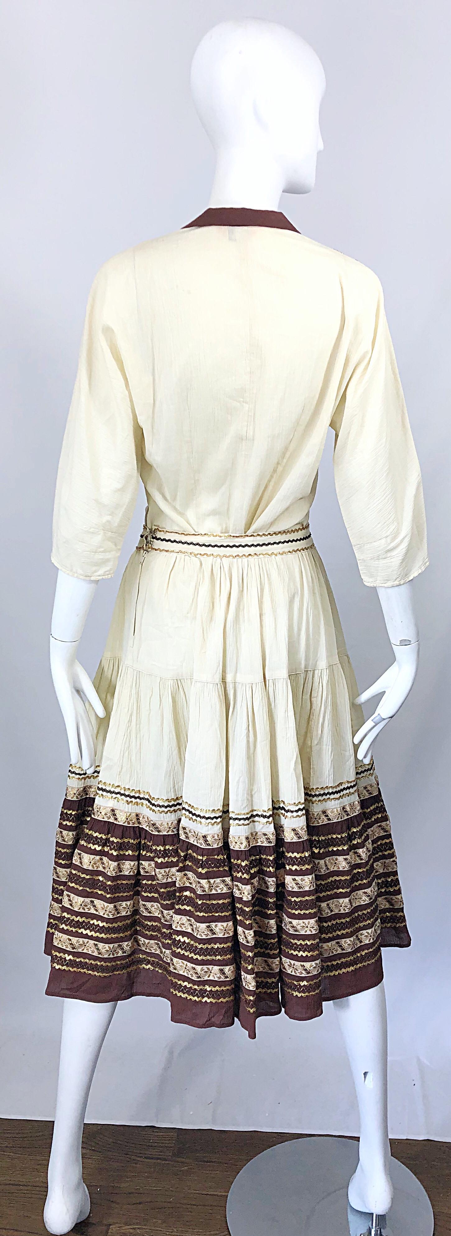 1950s Ivory Brown and Gold Embroidered Silk Tunic Skirt Vintage 50s Patio Dress For Sale 7
