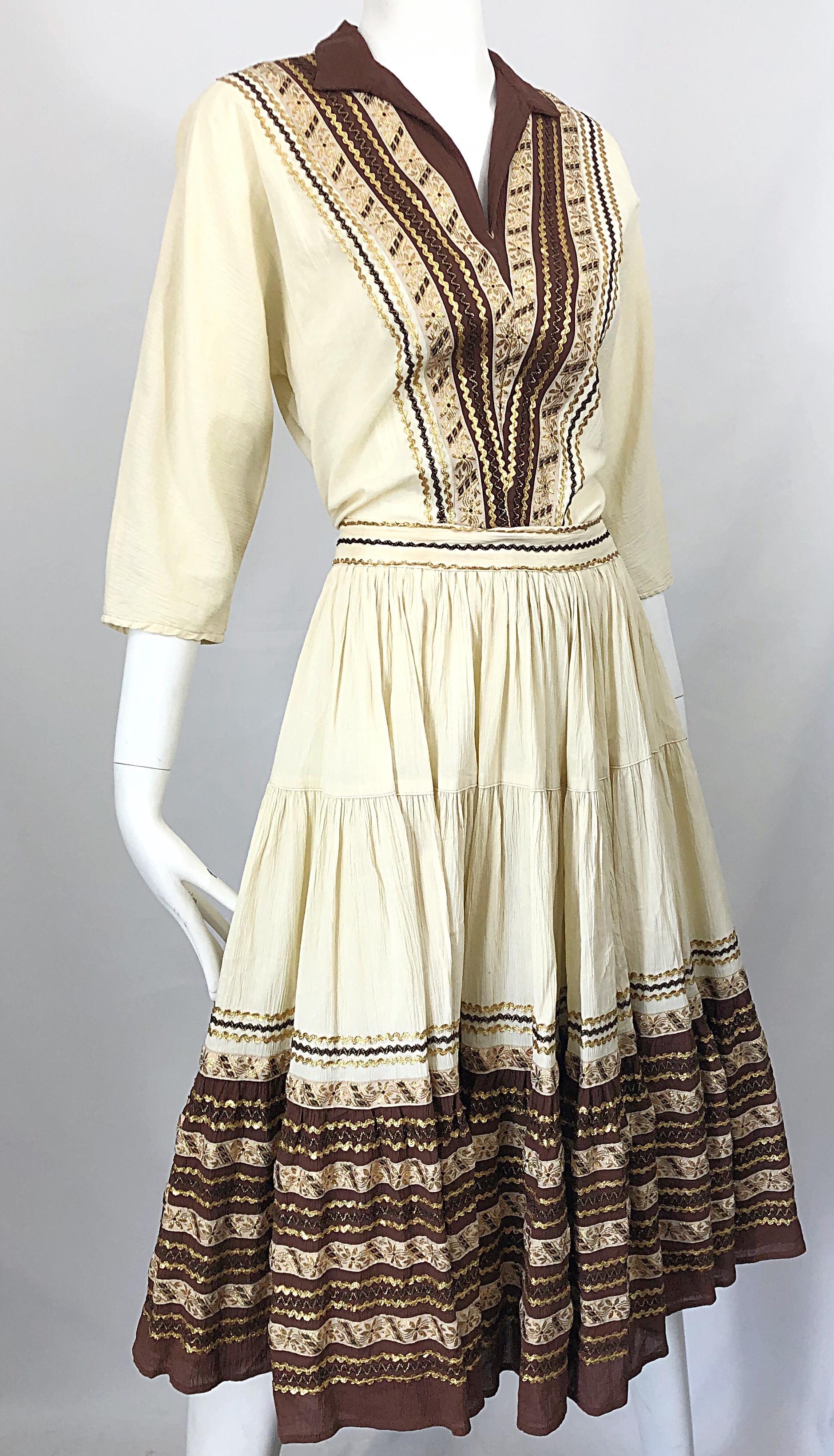 1950s Ivory Brown and Gold Embroidered Silk Tunic Skirt Vintage 50s Patio Dress For Sale 8