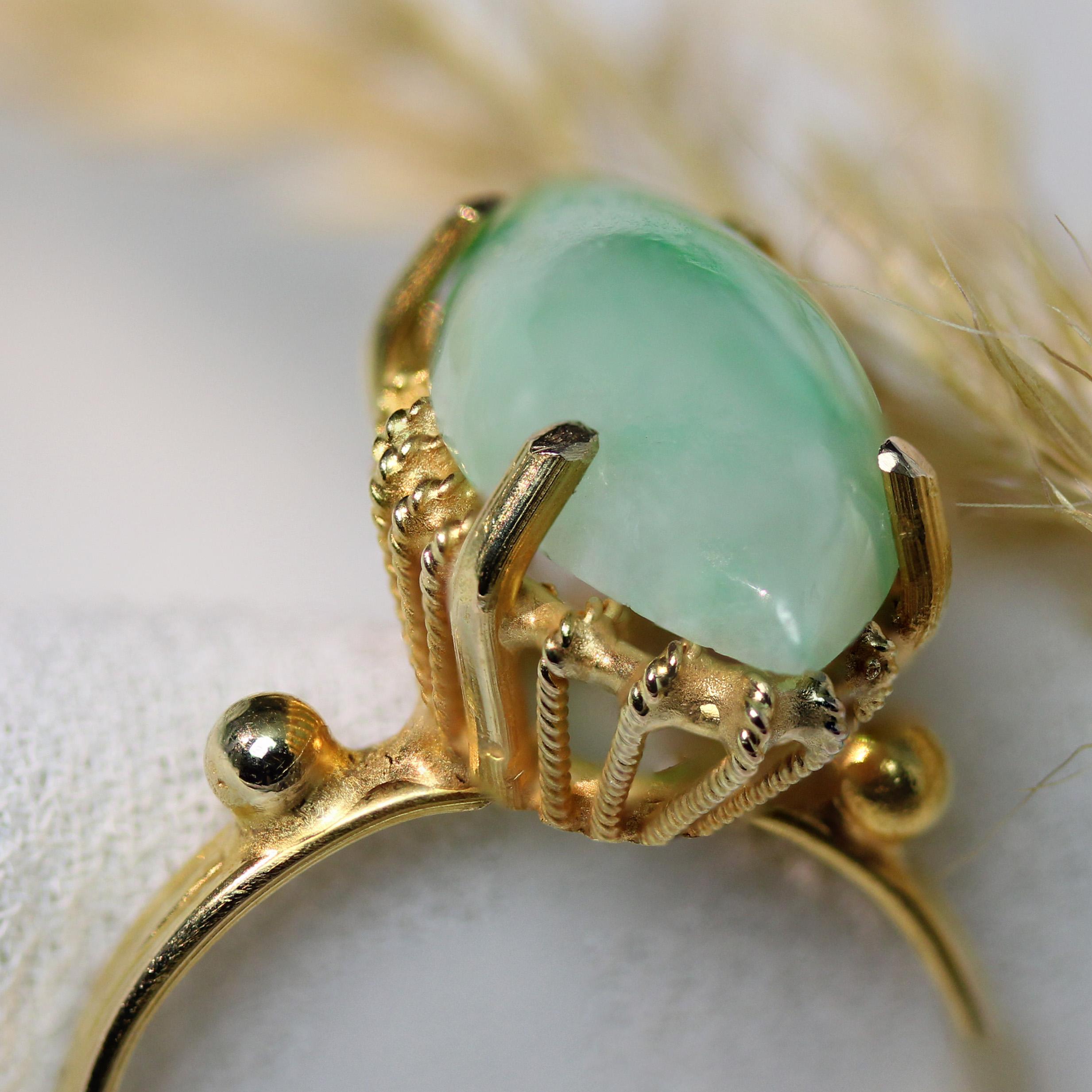1950s Jade 18 Karat Yellow Gold Marquise Ring For Sale 7