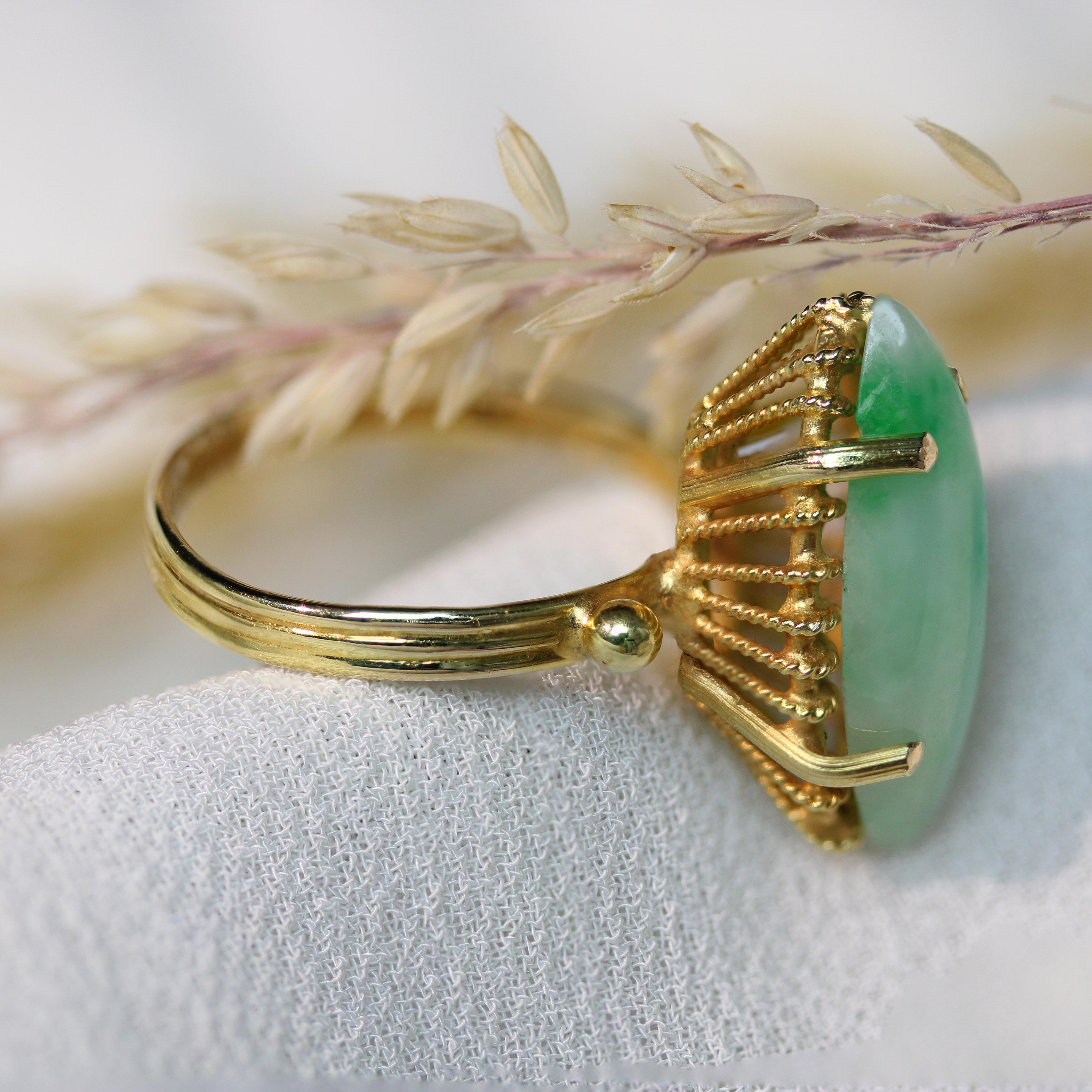 1950s Jade 18 Karat Yellow Gold Marquise Ring For Sale 8