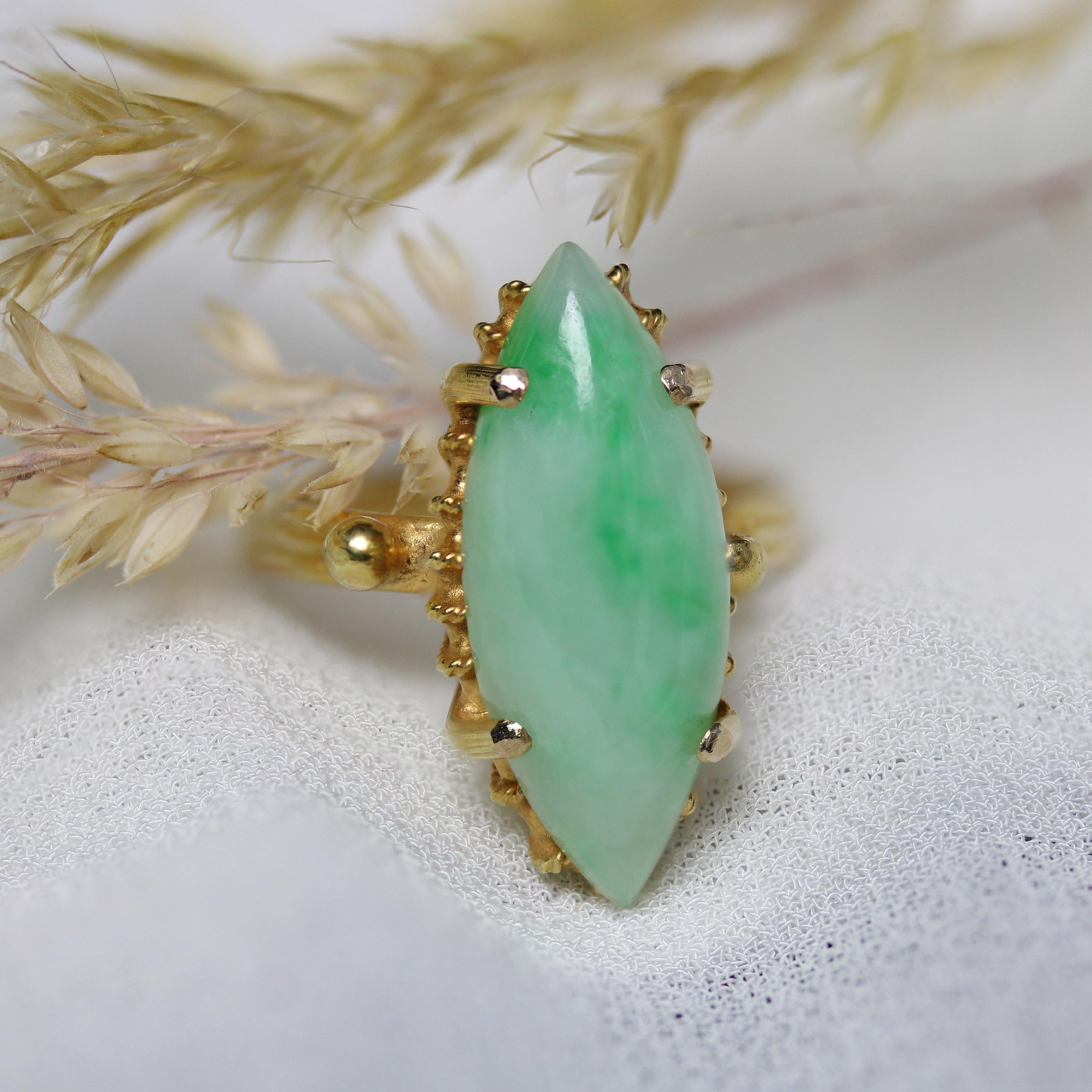 Retro 1950s Jade 18 Karat Yellow Gold Marquise Ring For Sale