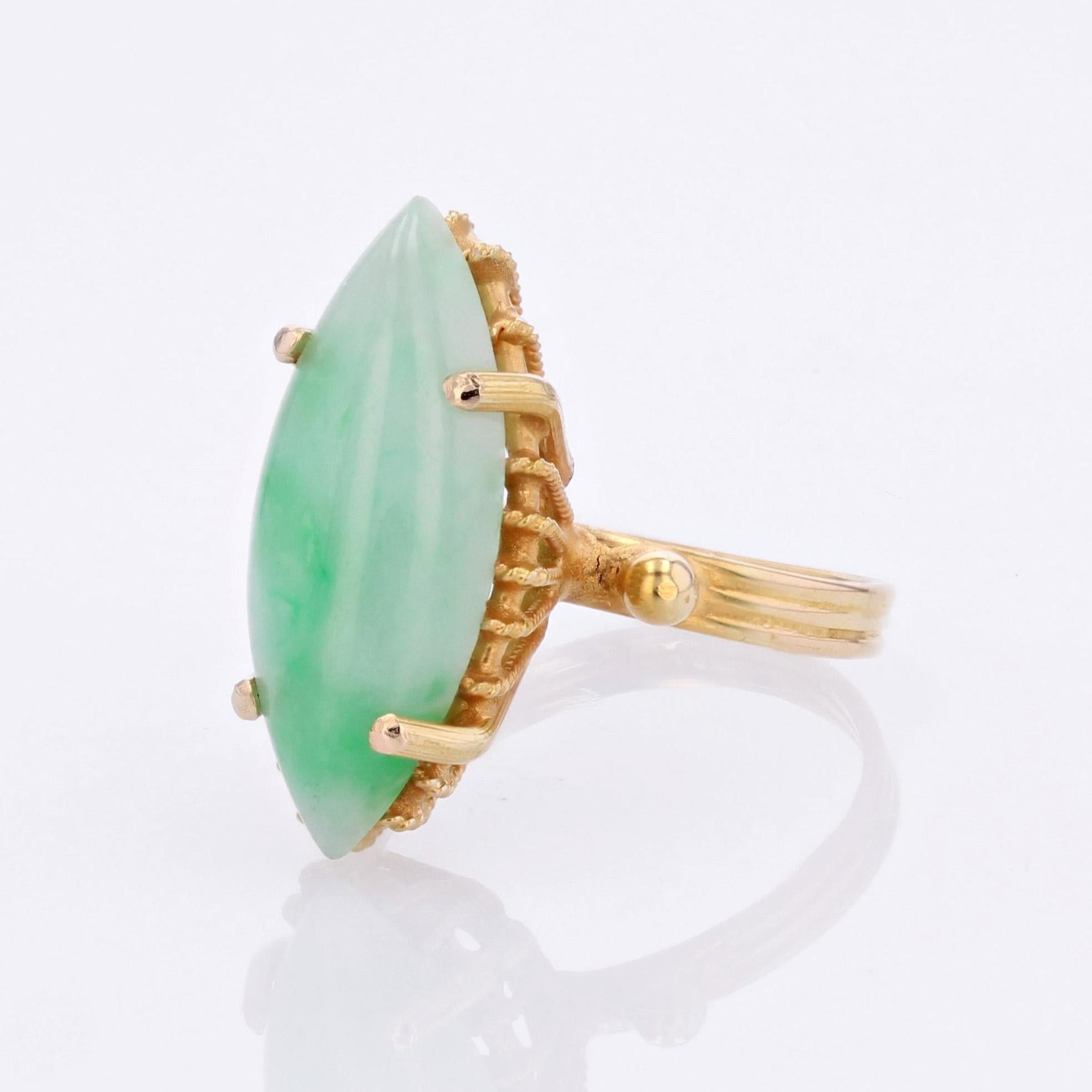 1950s Jade 18 Karat Yellow Gold Marquise Ring For Sale 2