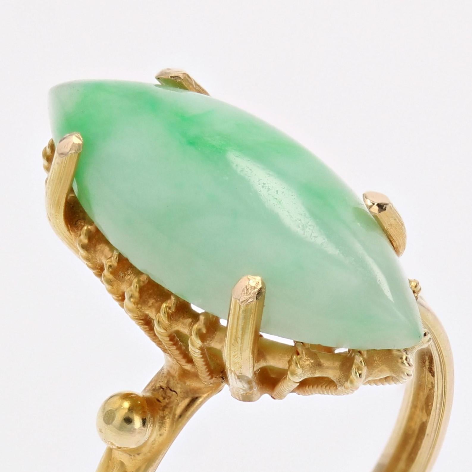 1950s Jade 18 Karat Yellow Gold Marquise Ring For Sale 3