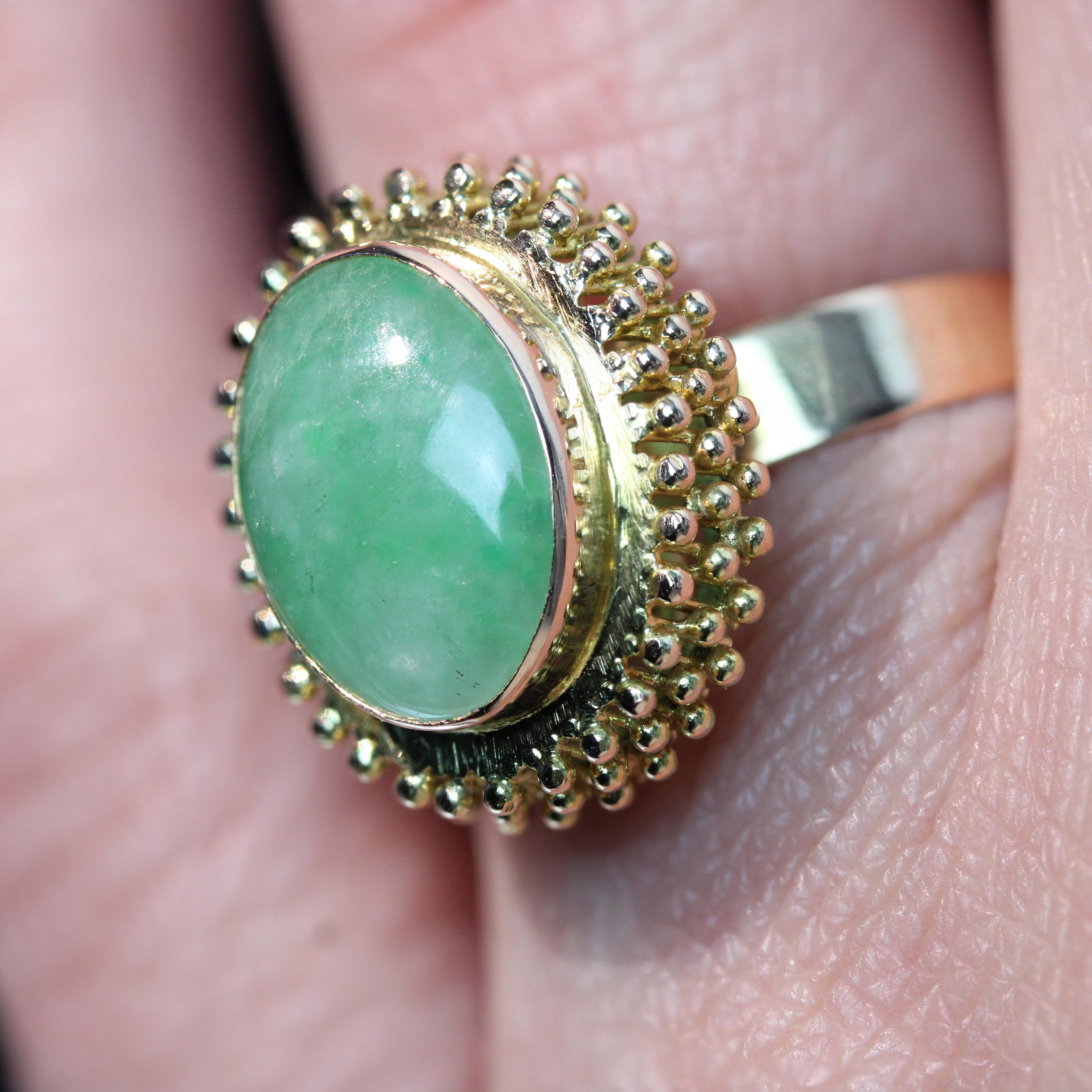 1950s Jade 18 Karat Yellow Gold Retro Oval Ring For Sale 8