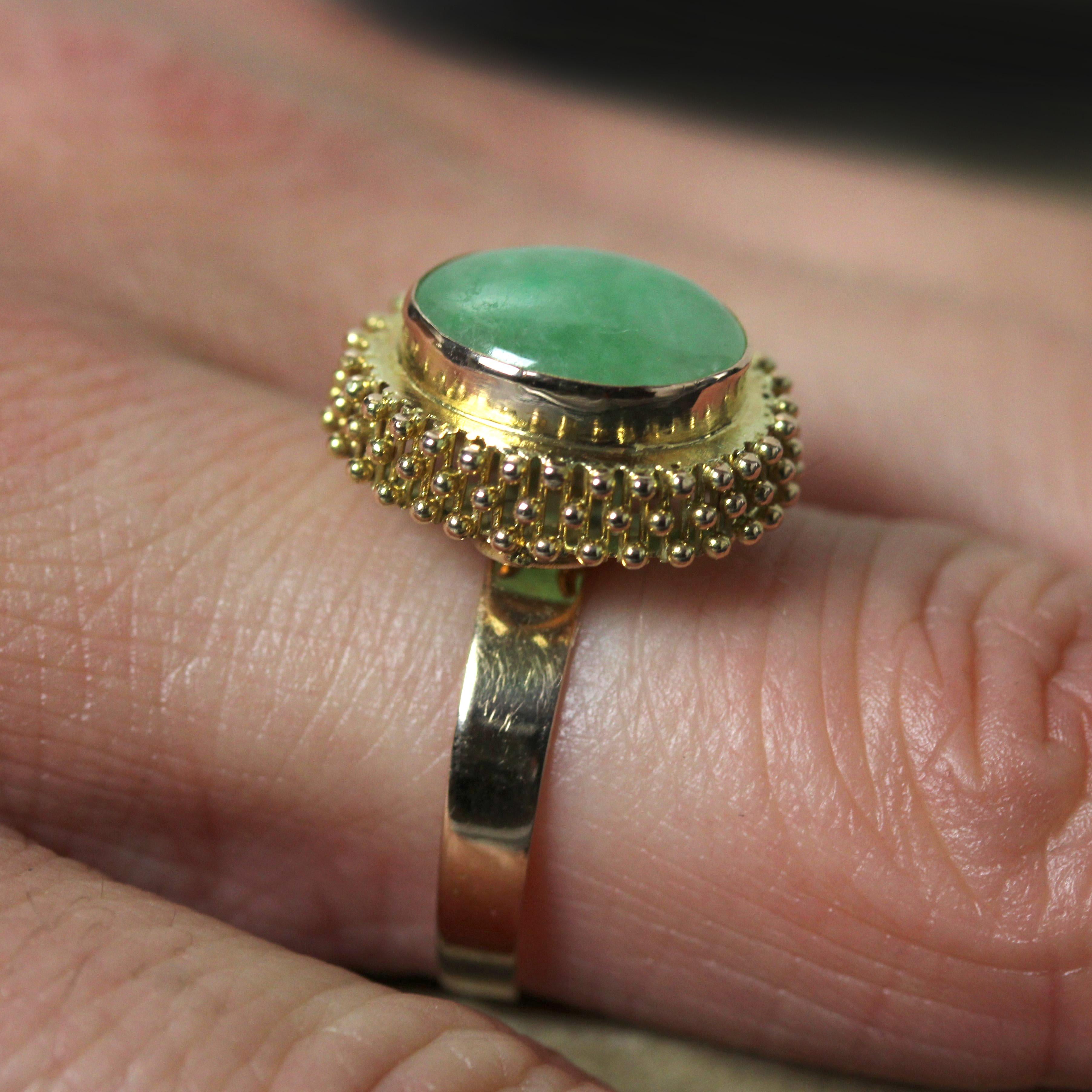 1950s Jade 18 Karat Yellow Gold Retro Oval Ring For Sale 11