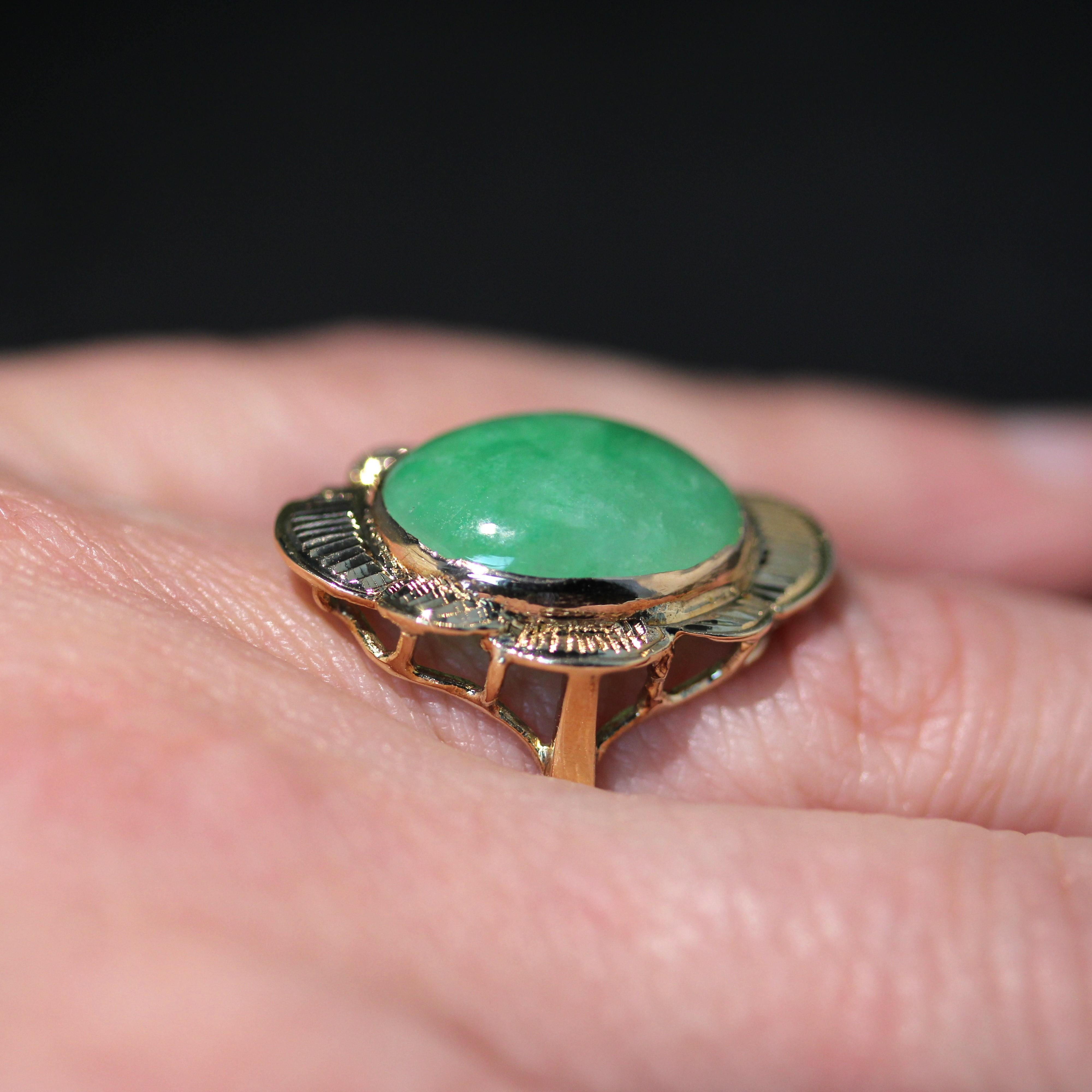 1950s Jade 18 Karat Yellow Gold Retro Ring For Sale 6