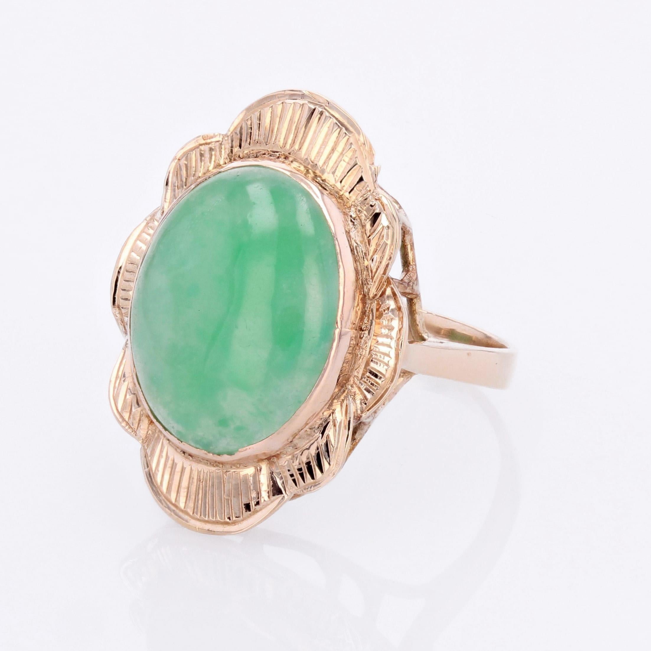 1950s Jade 18 Karat Yellow Gold Retro Ring For Sale 3