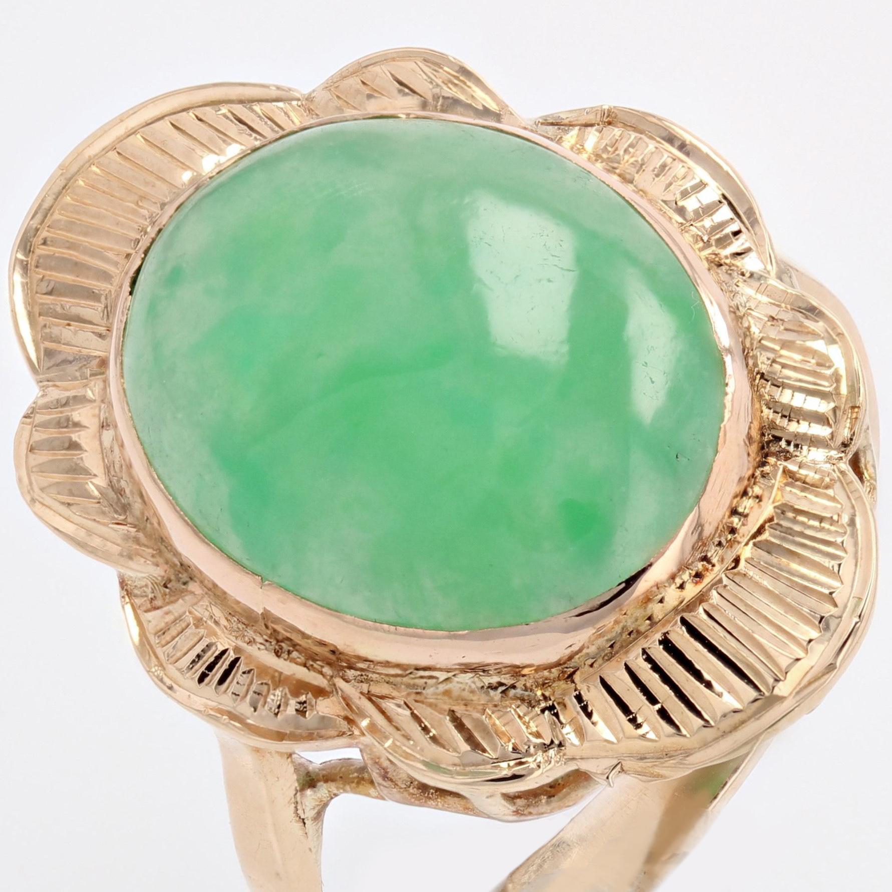 1950s Jade 18 Karat Yellow Gold Retro Ring For Sale 4