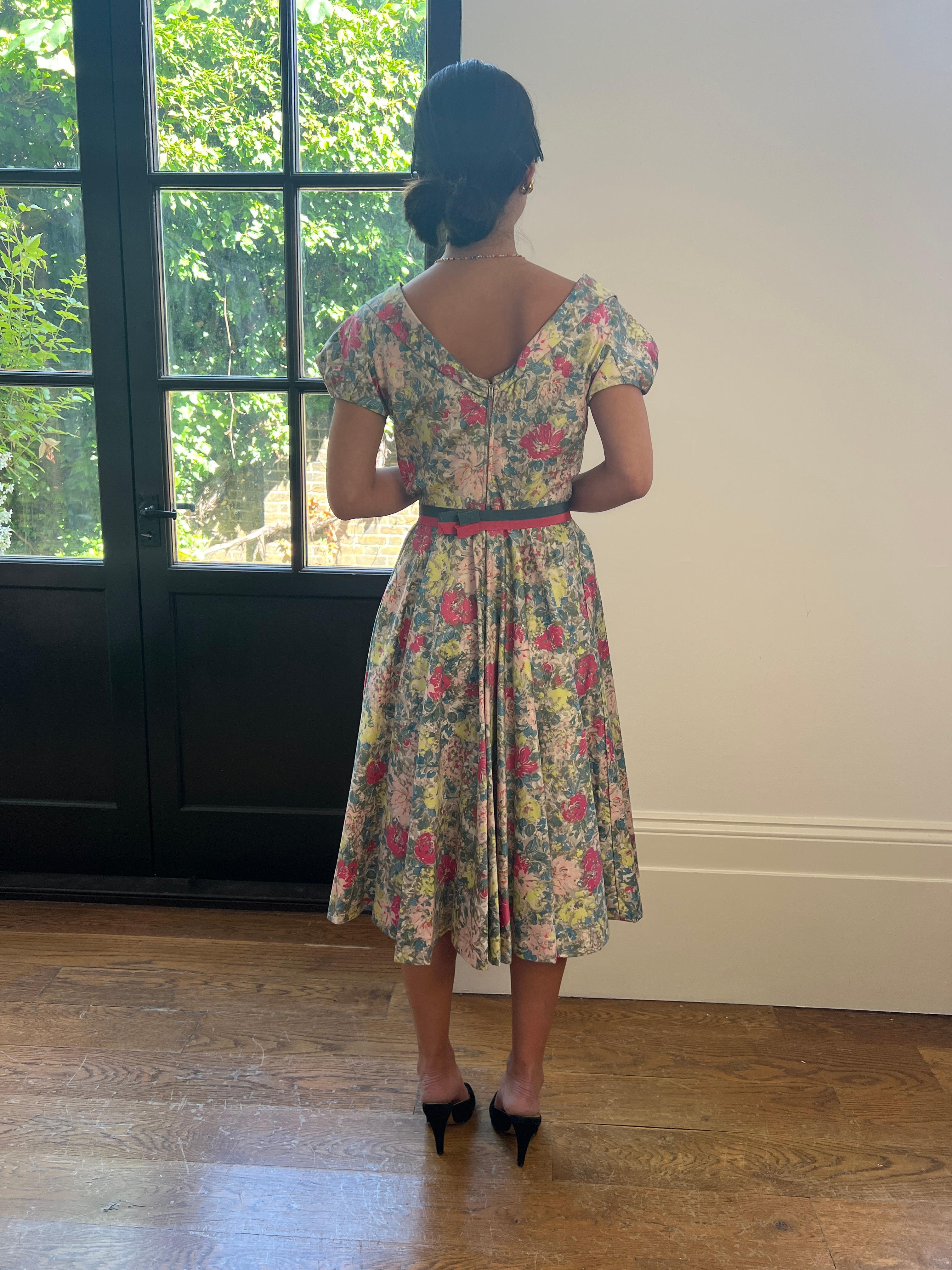 1950s Jane Derby by Oscar de la Renta Cotton Floral Dress For Sale 3