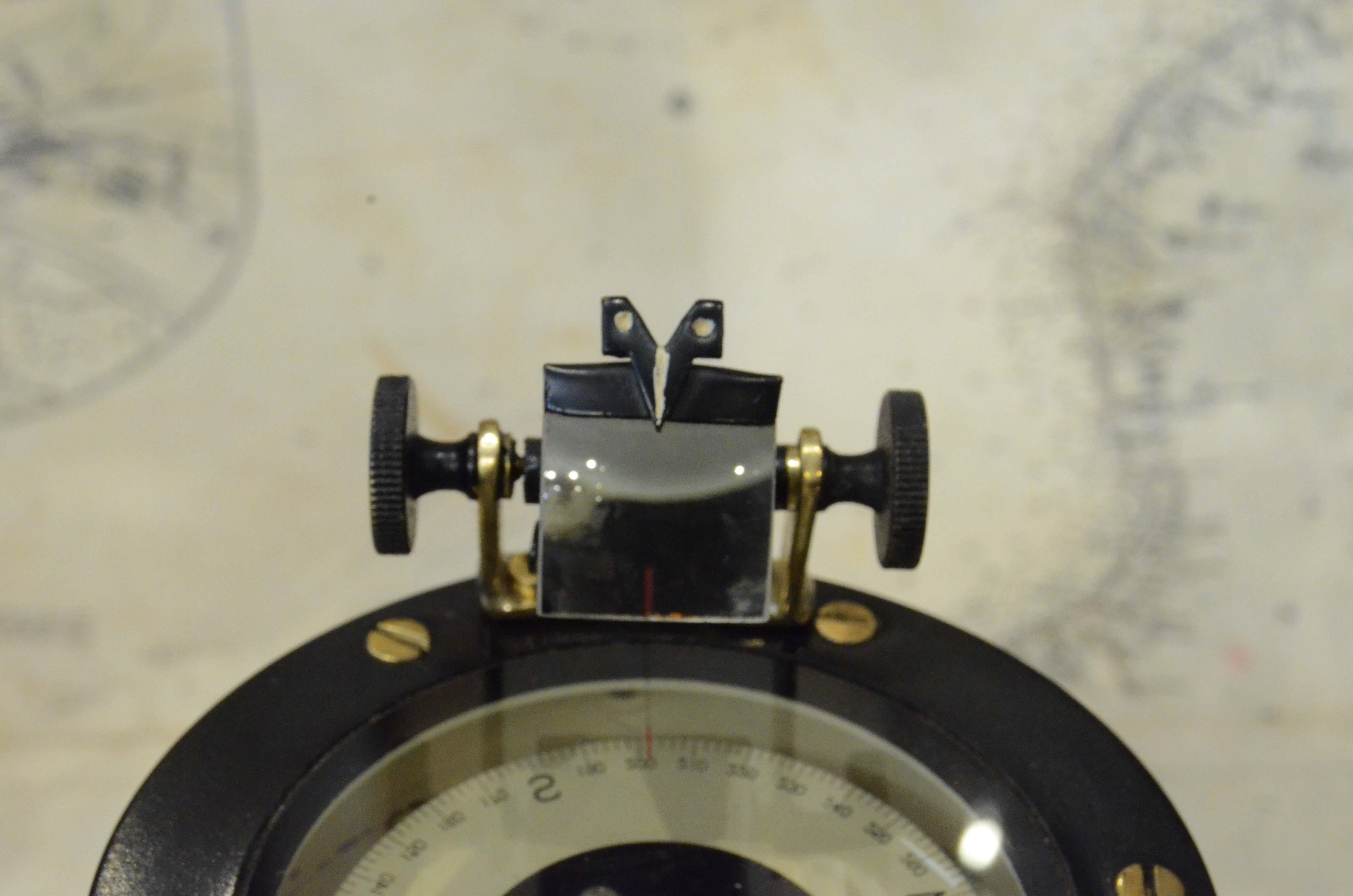 Mid-20th Century 1950s Japan Saura Hand-Held Magnetic Bakelite Compass Vintage Marine Navigation
