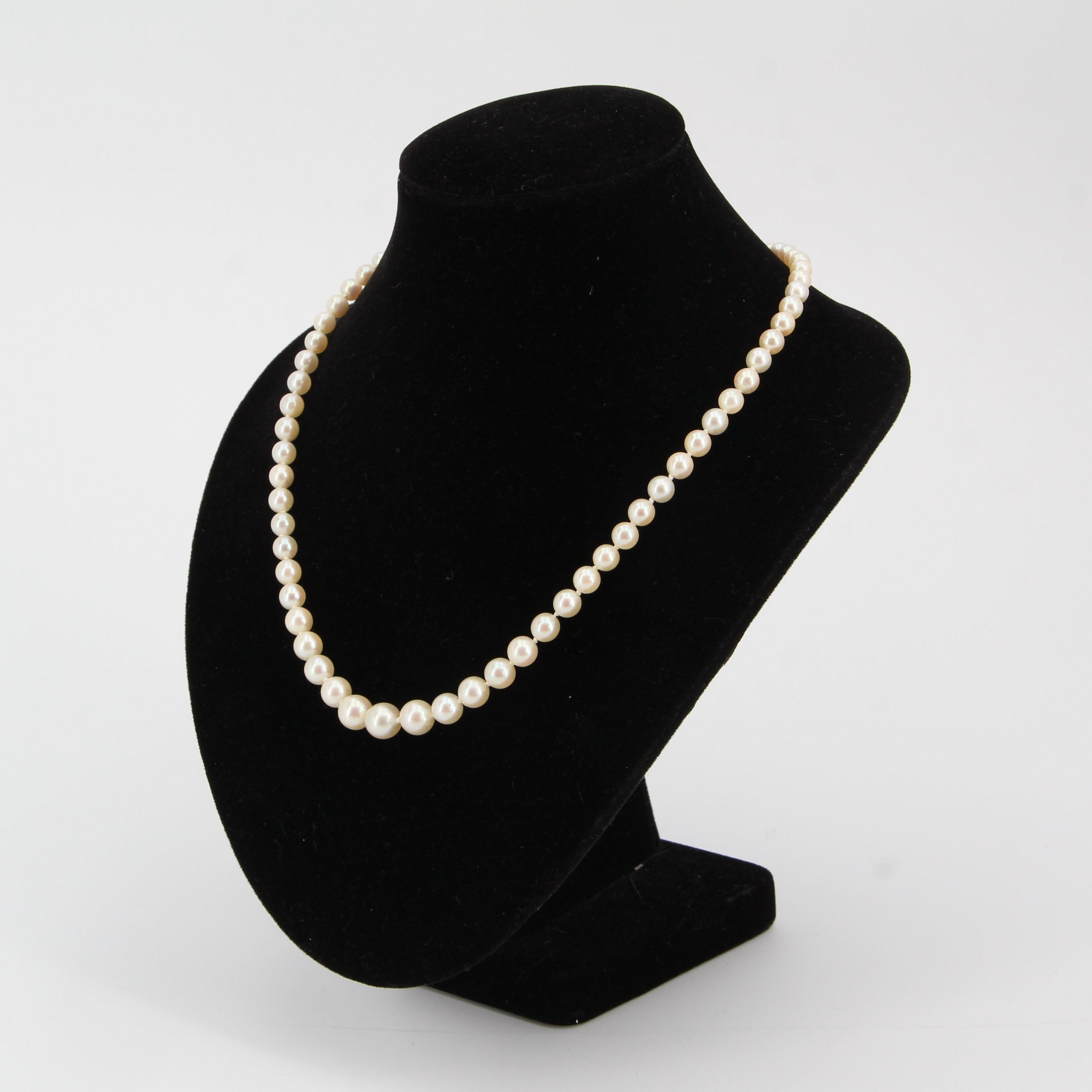 Collier de perles blanches de culture japonaise rondes des années 1950 en vente 7