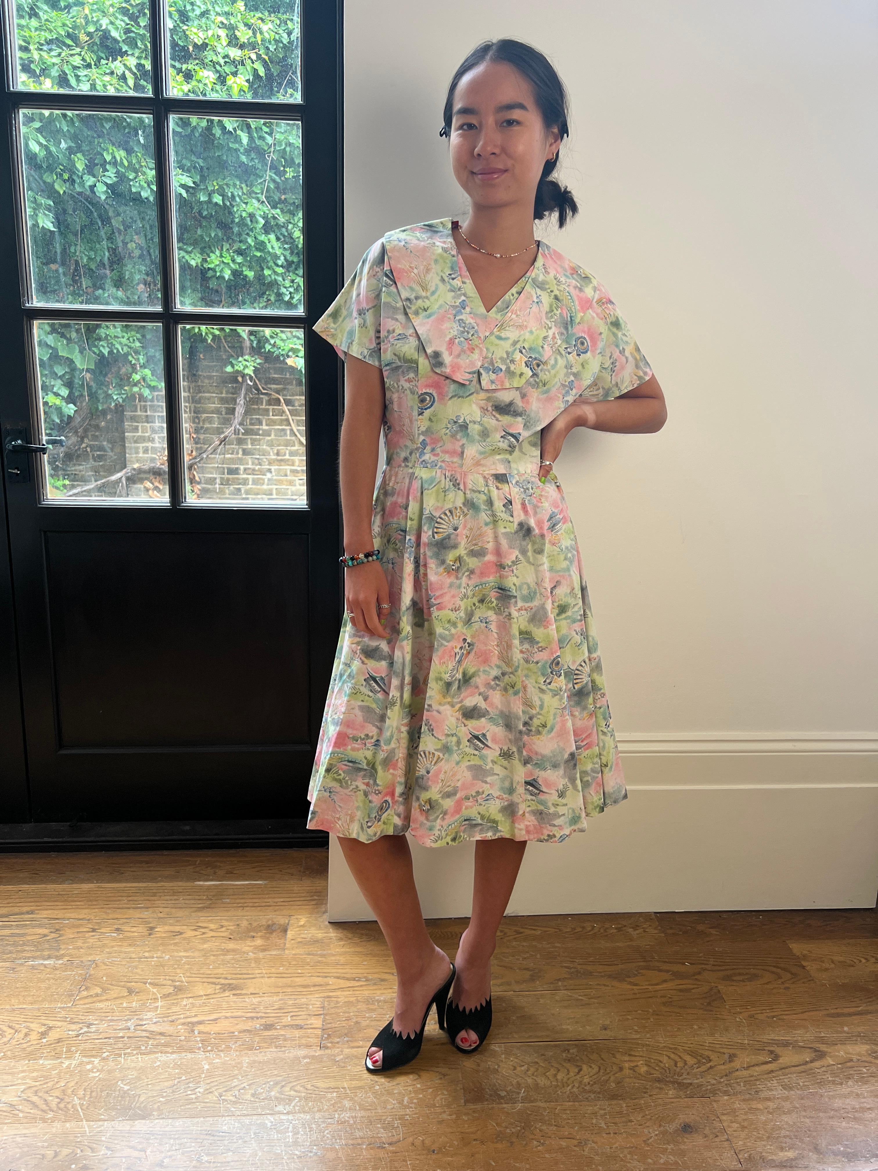 1950s Japanese Novelty Print Design Dress For Sale 1